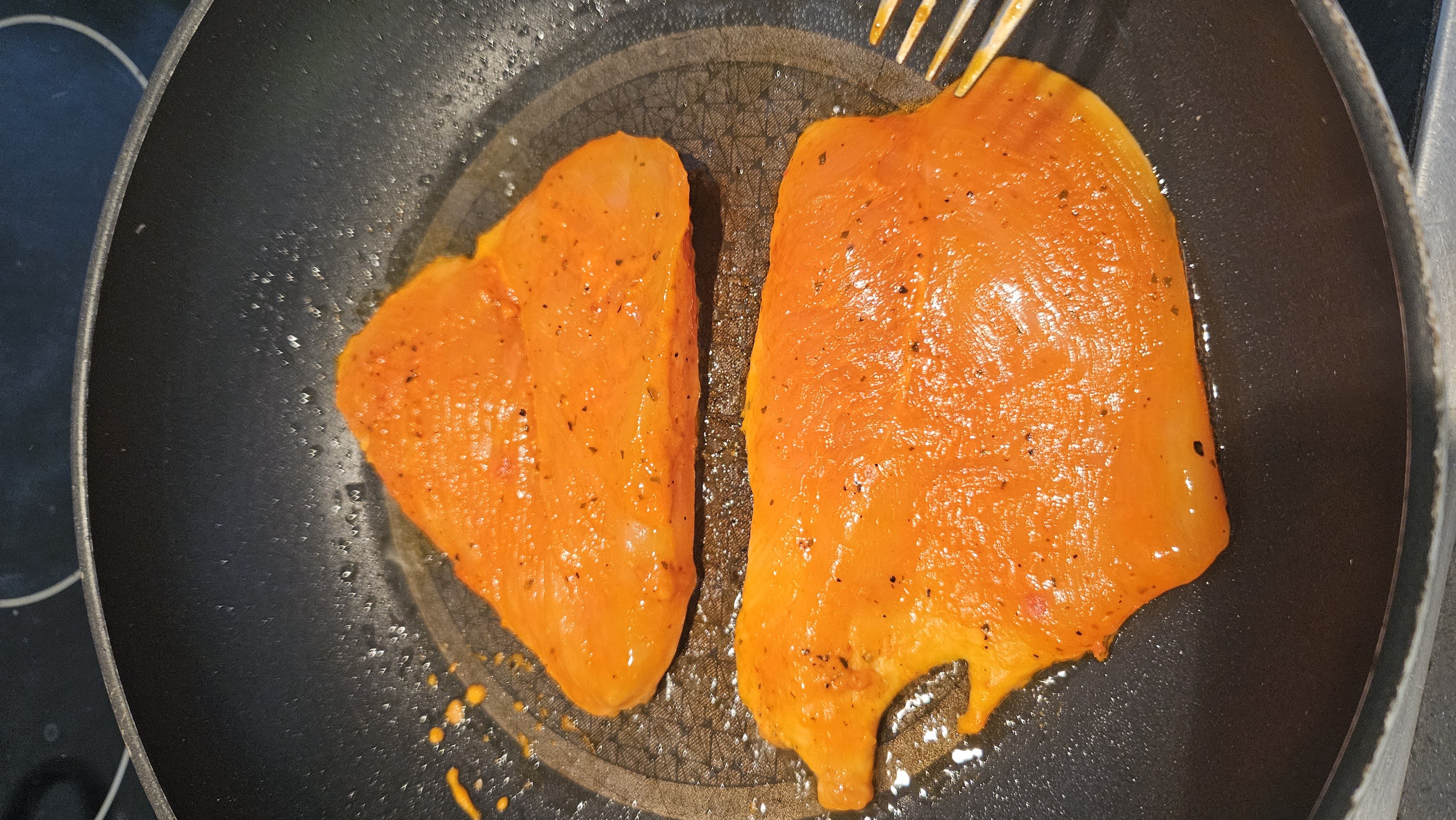Hähnchenbrust mit Skyr und Paprika mariniert