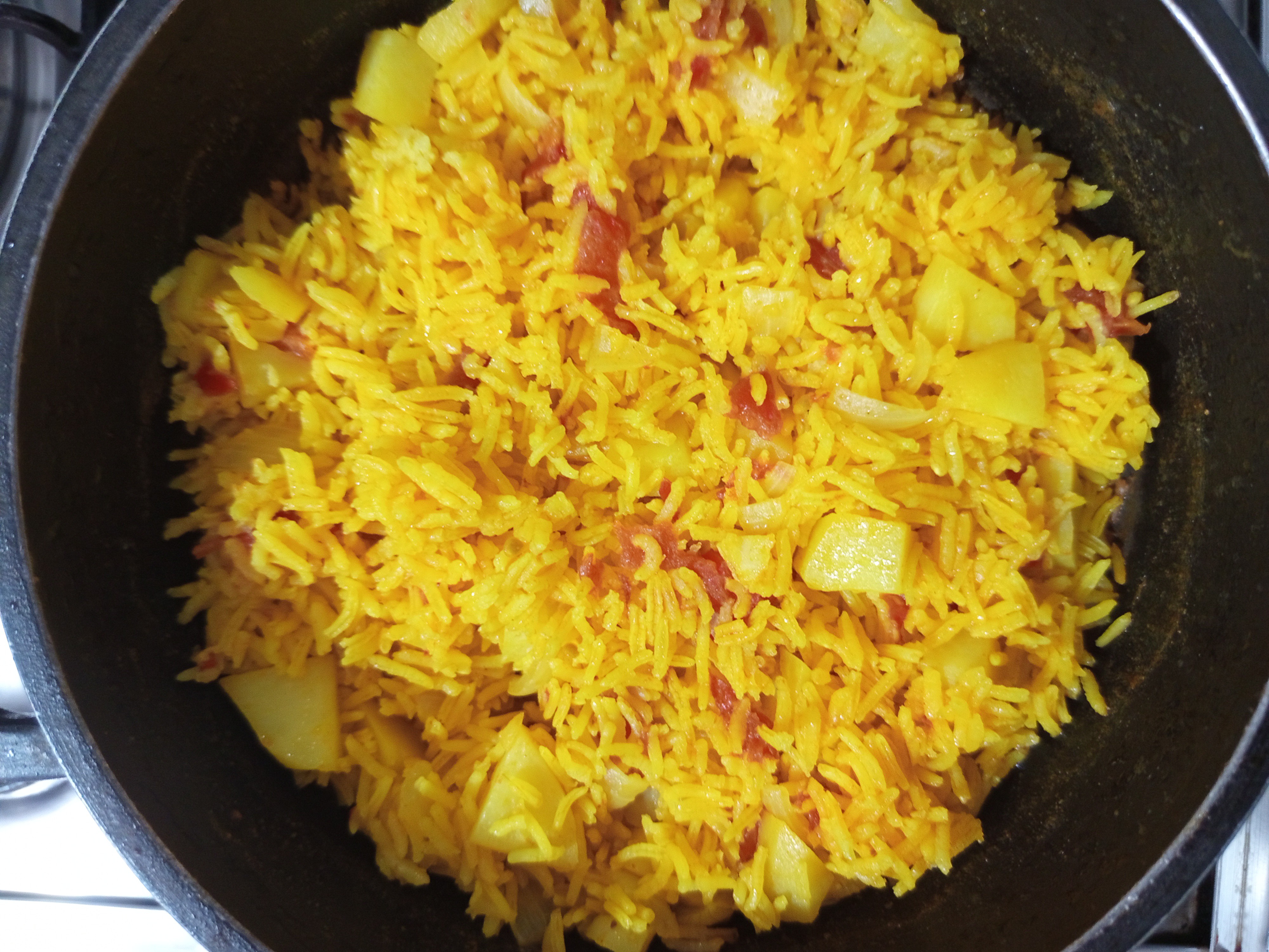 Yellow rice with potatoes