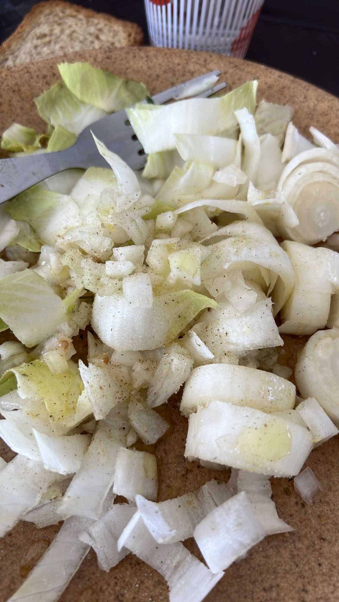 Salade d'oignon et pain