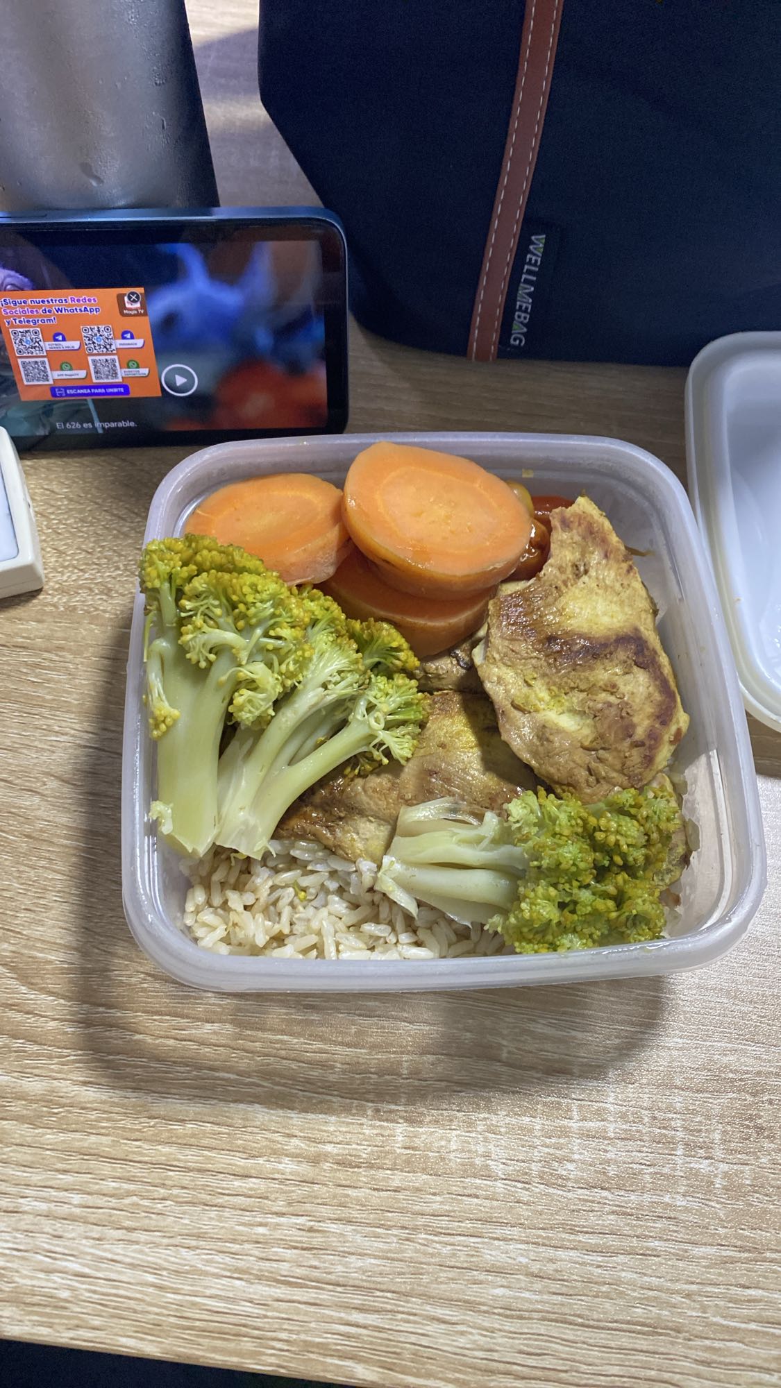 Pollo con arroz y verduras