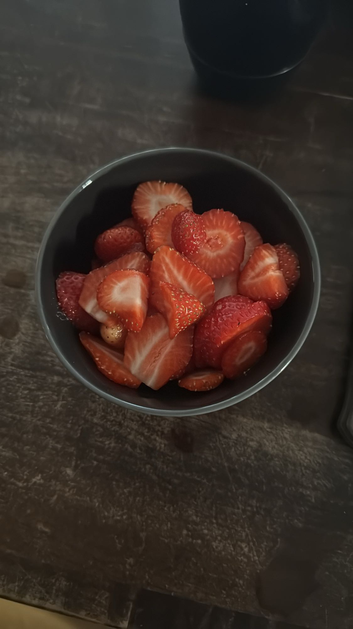 Skål med jordgubbar