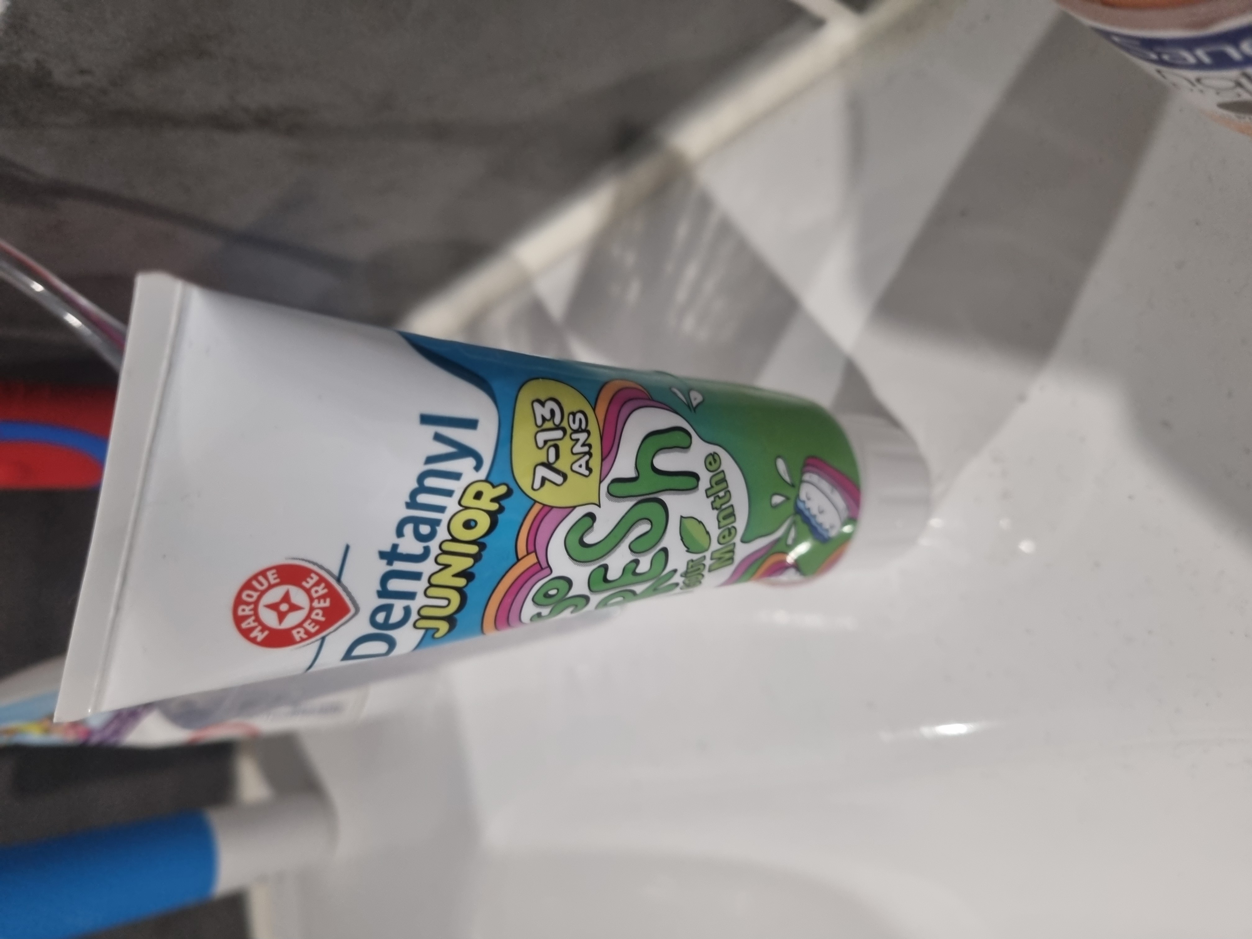 Dentifrice junior
