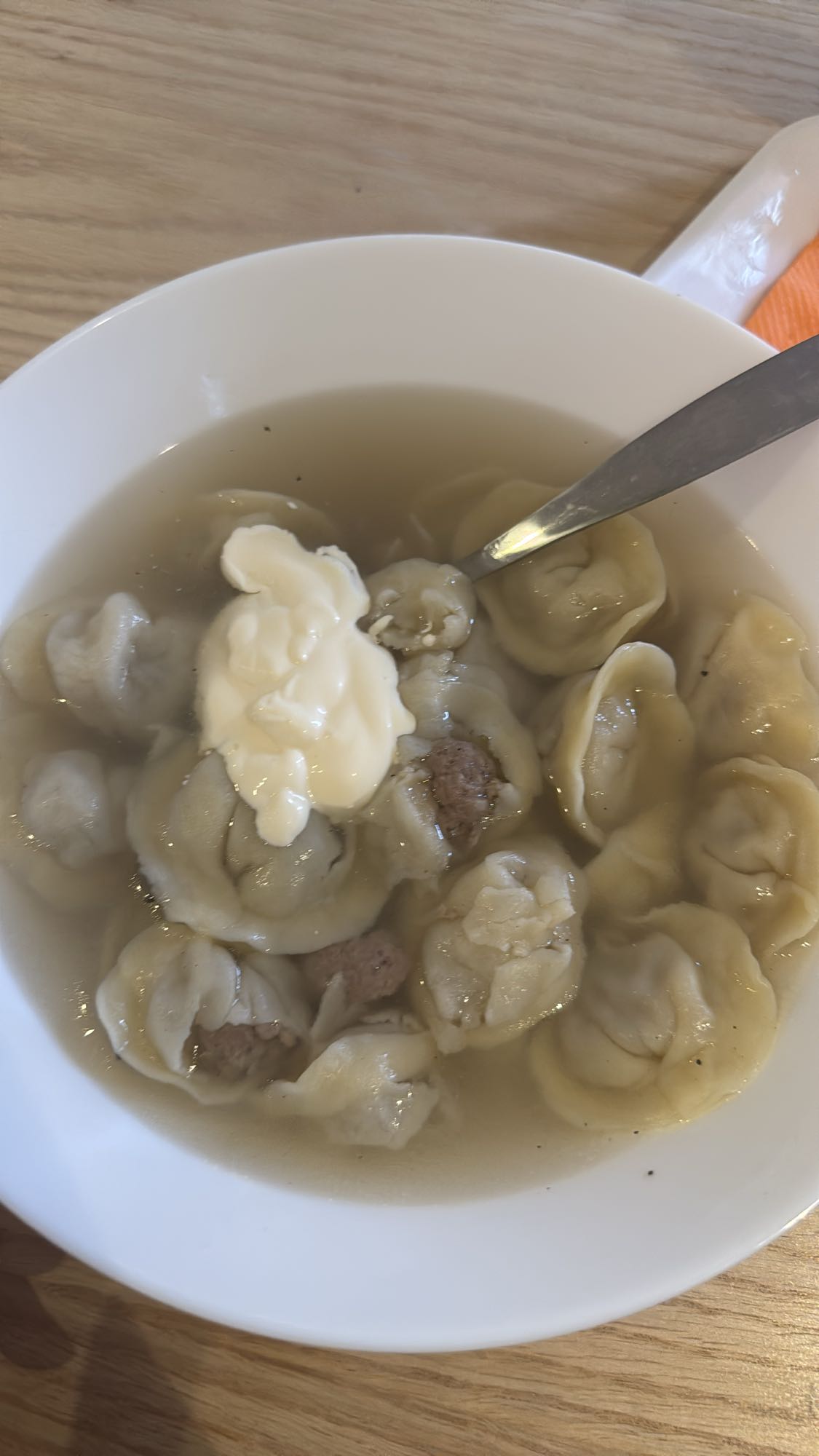 пельмени с бульоном