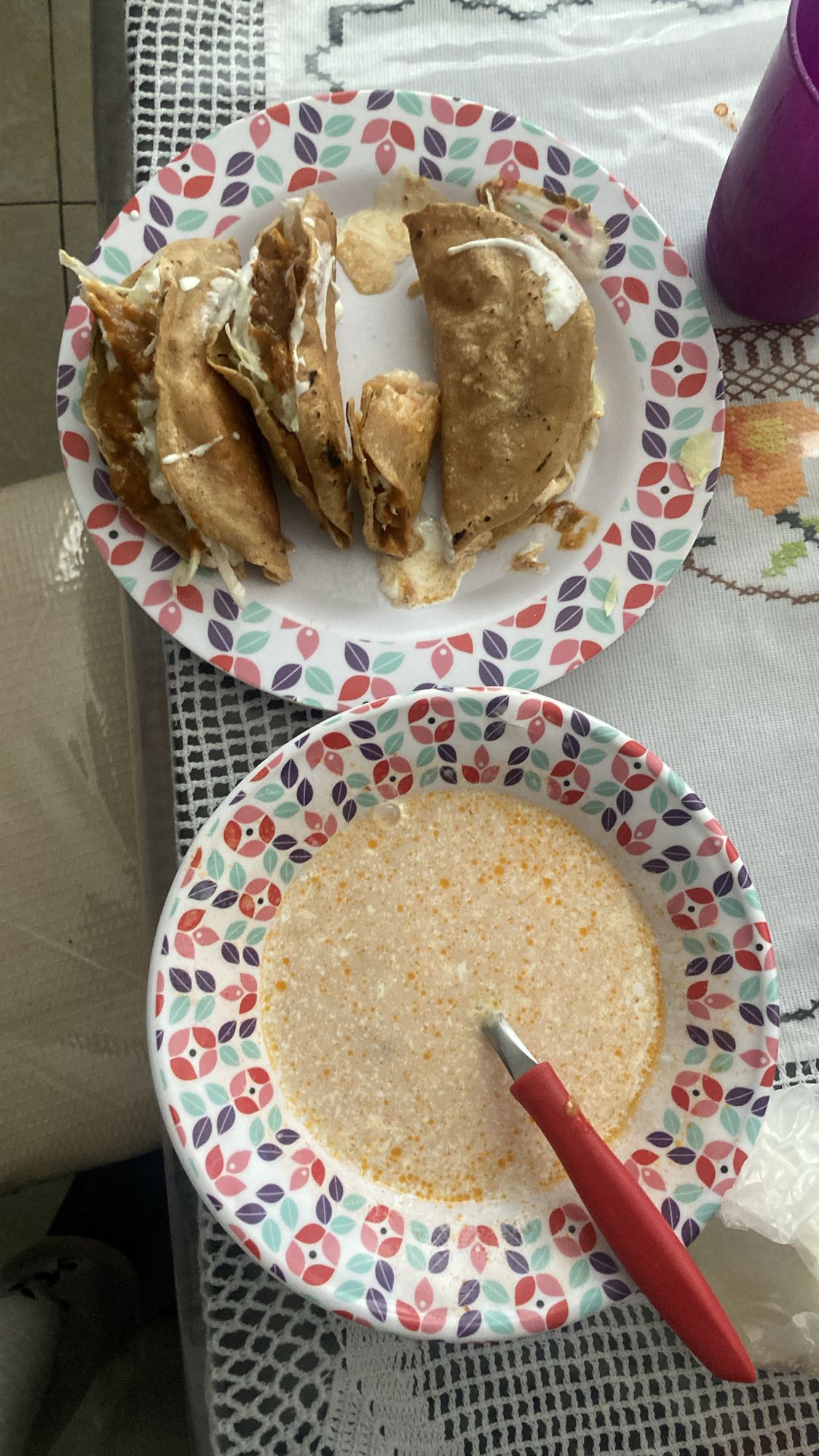 Tacos dorados y atole