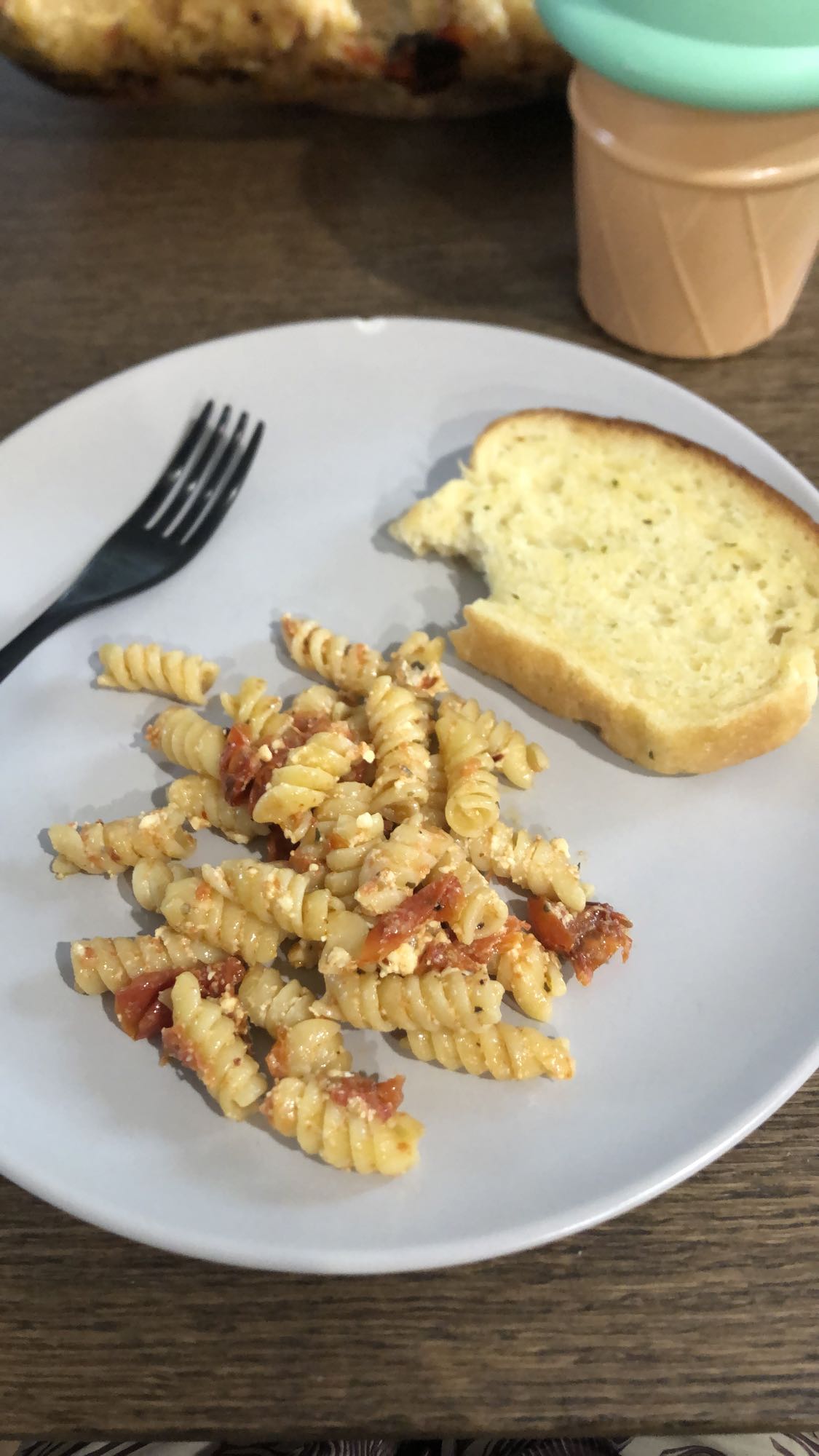 Pasta with garlic bread