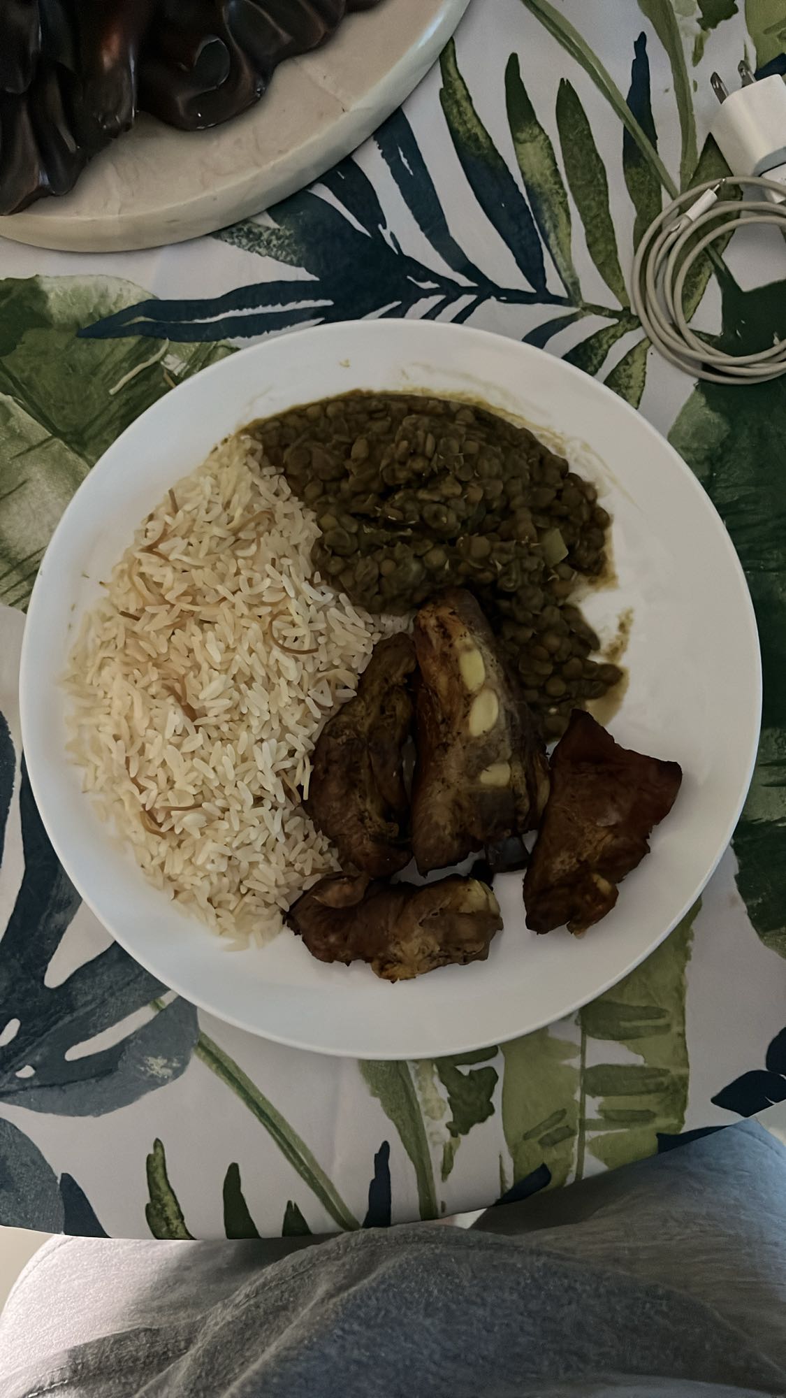 Arroz, lentejas y costillas