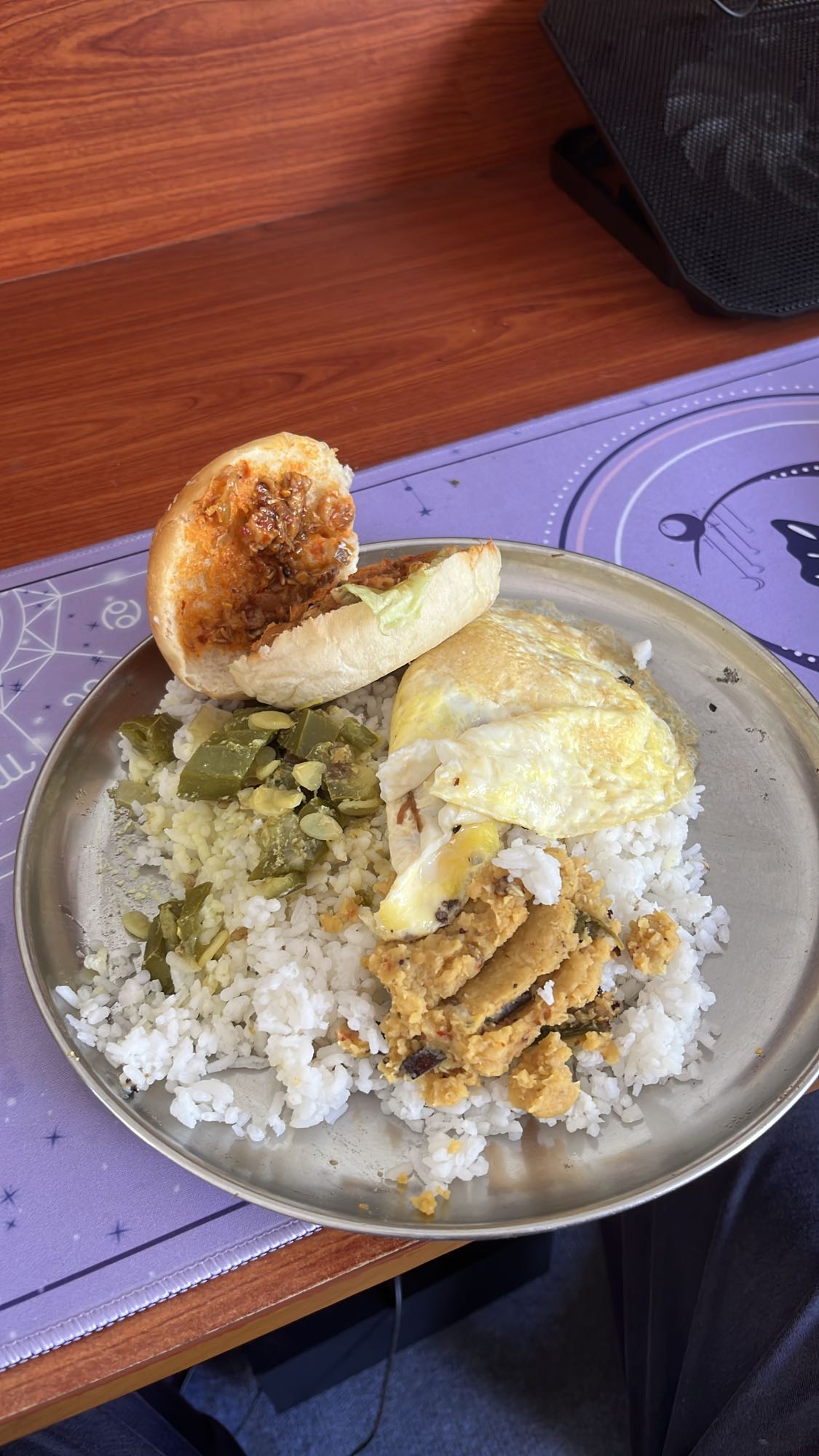 Rice, Egg, Bun & Veg Plate