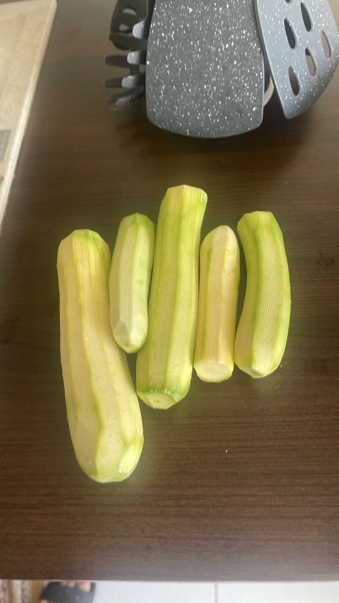 Courgettes pelées fraîches