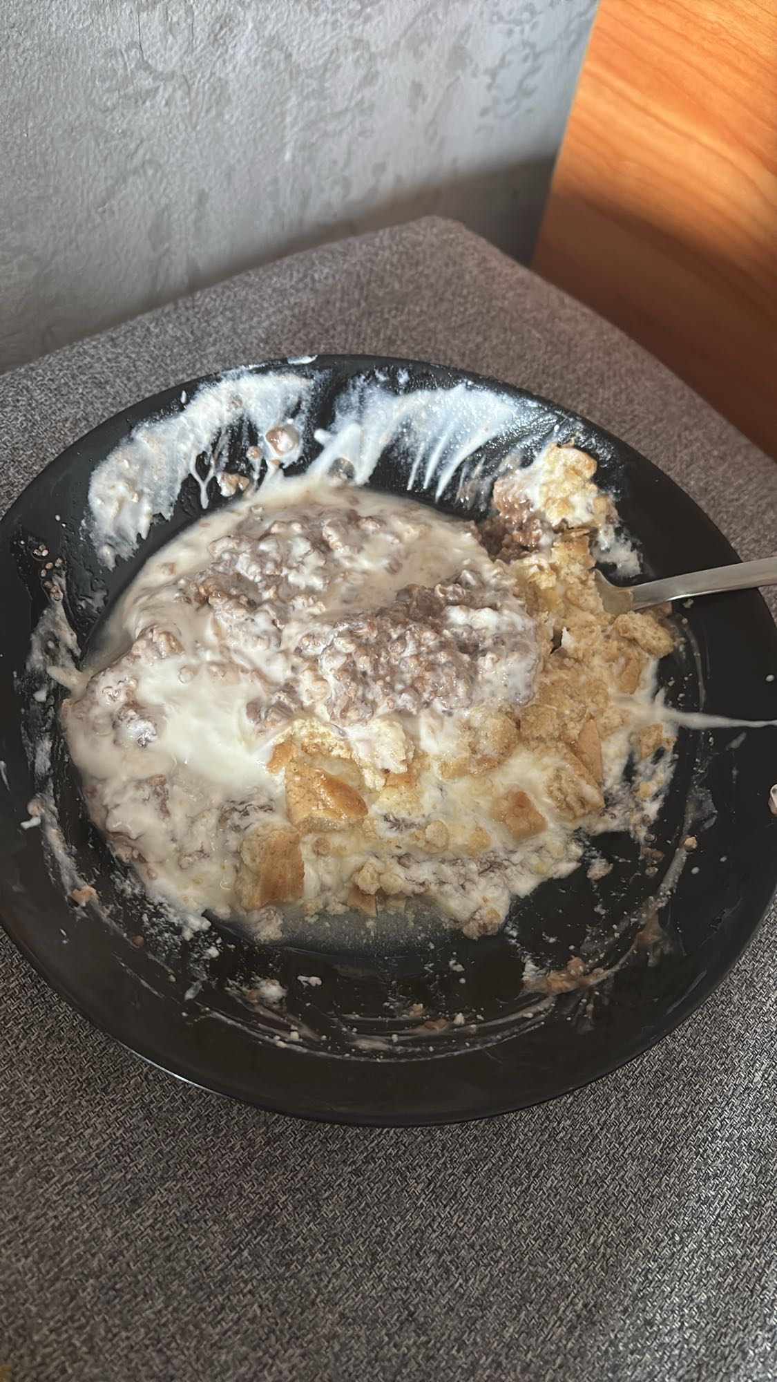 Iaurt cu biscuiți și cacao