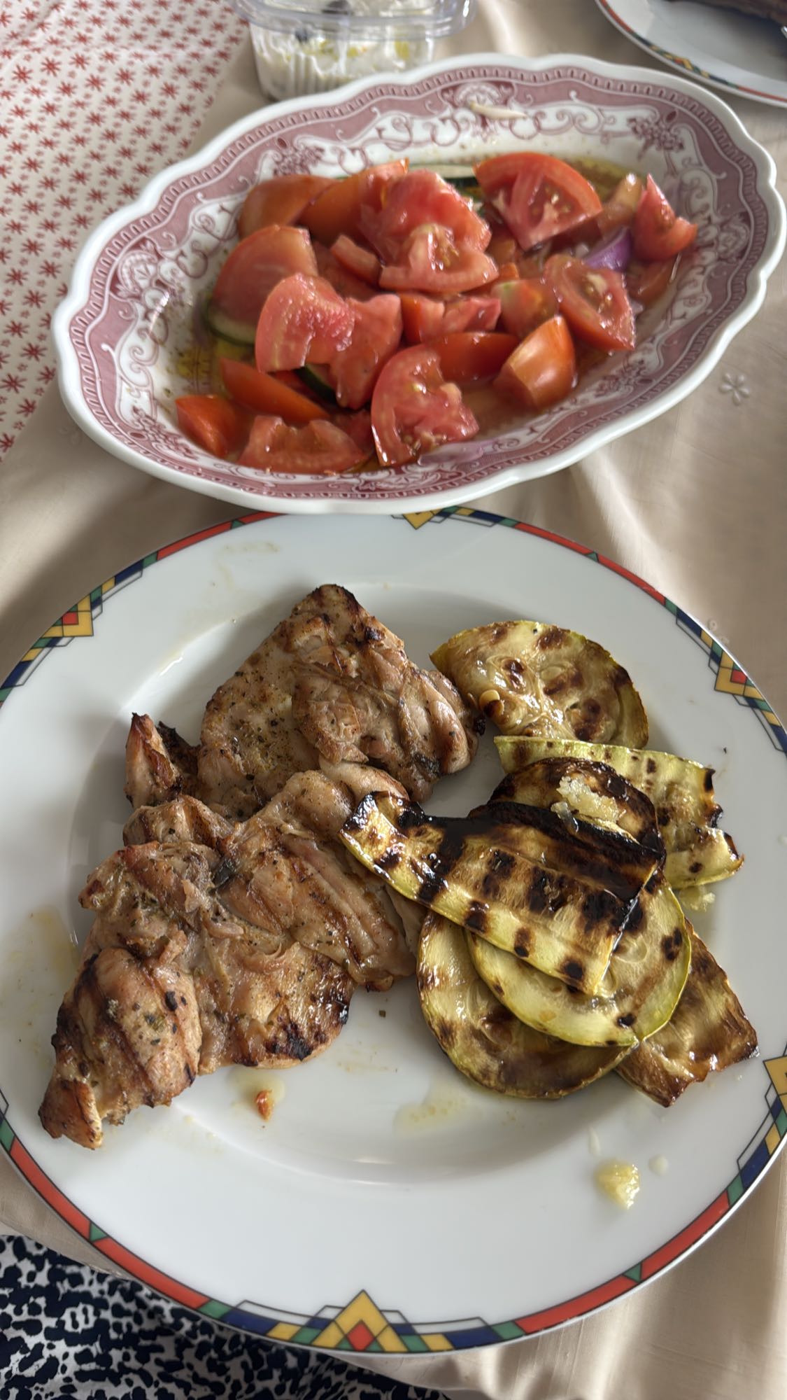 Gegrilltes Hähnchen mit Gemüse