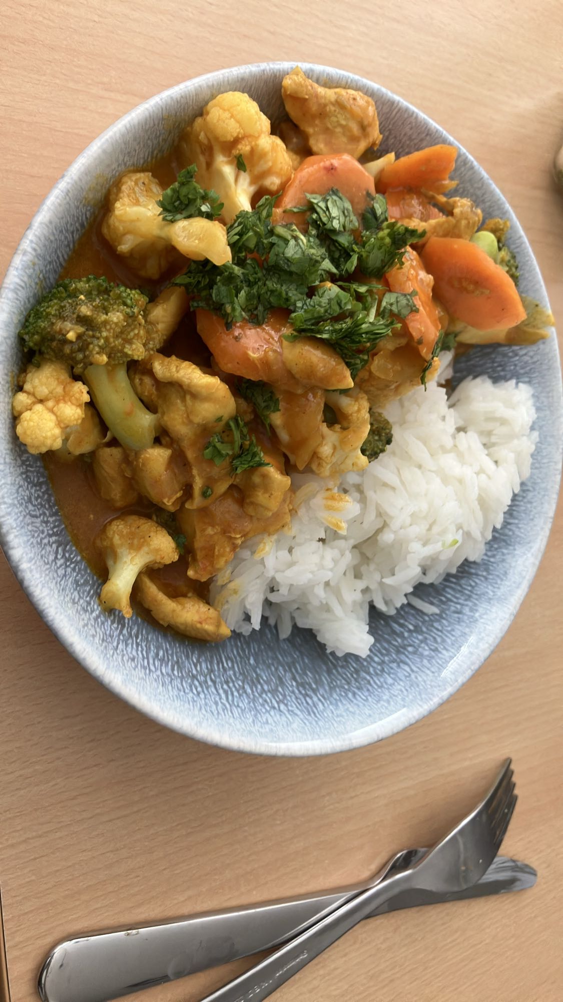 Frango ao curry com arroz