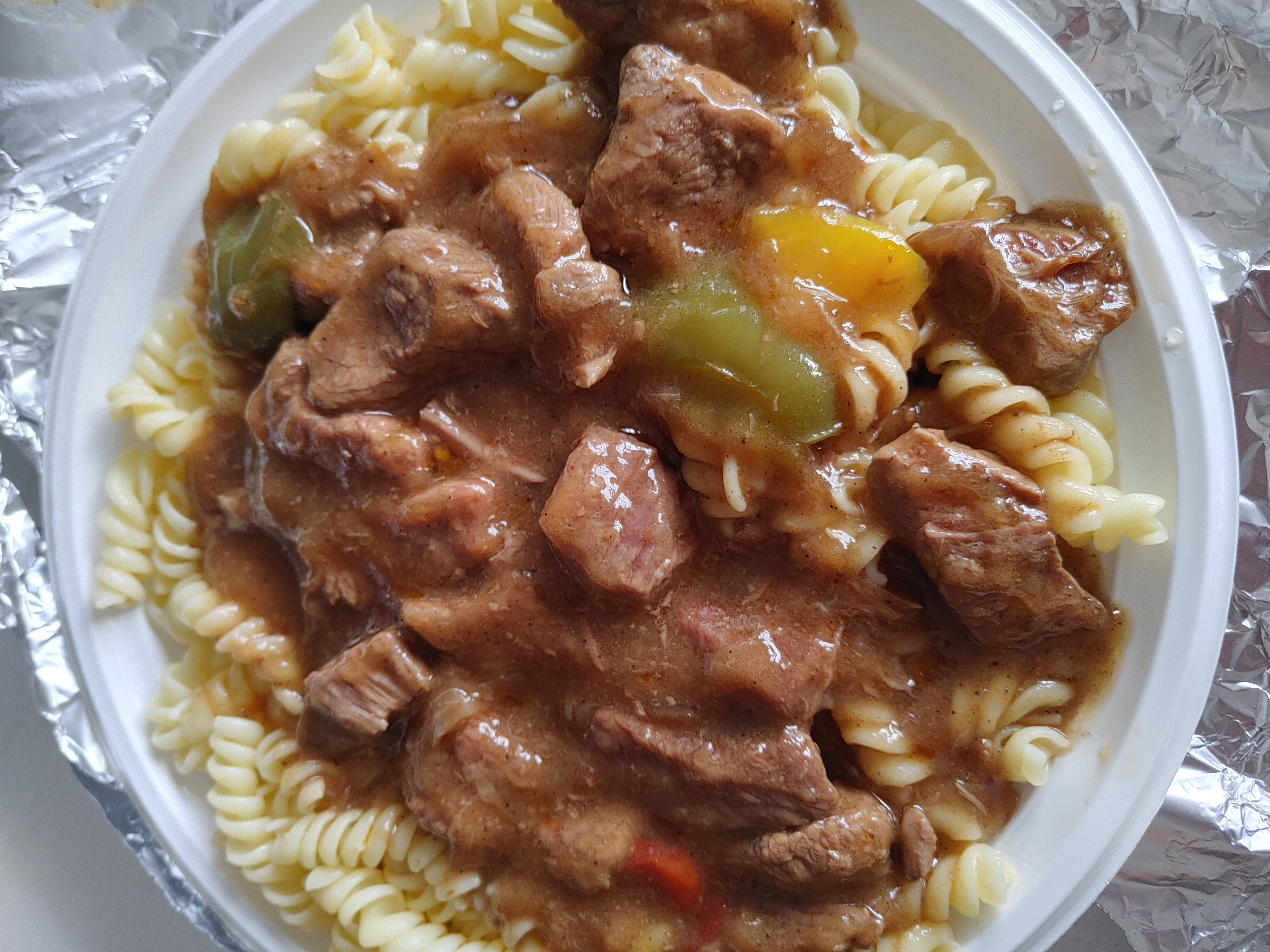 Rindergulasch mit Nudeln