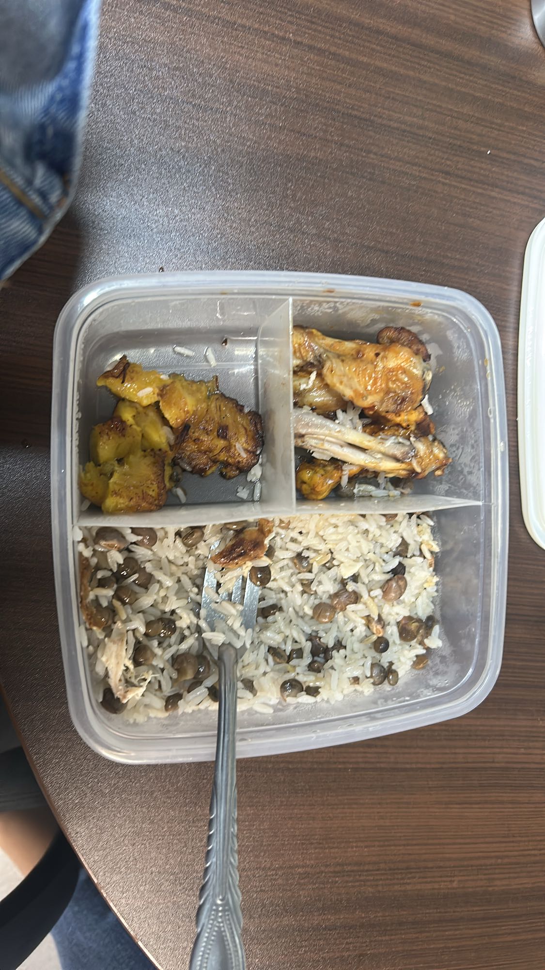 Arroz con pollo y plátano