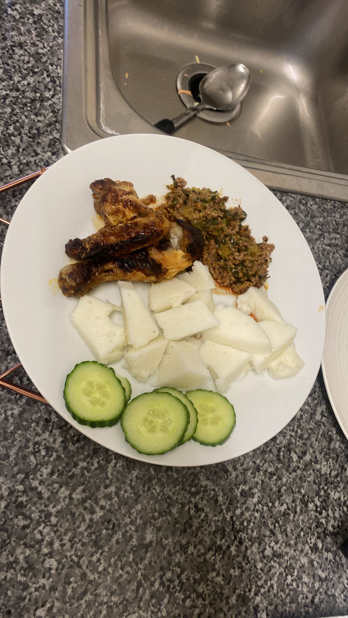 Grilled chicken with yam and sauce