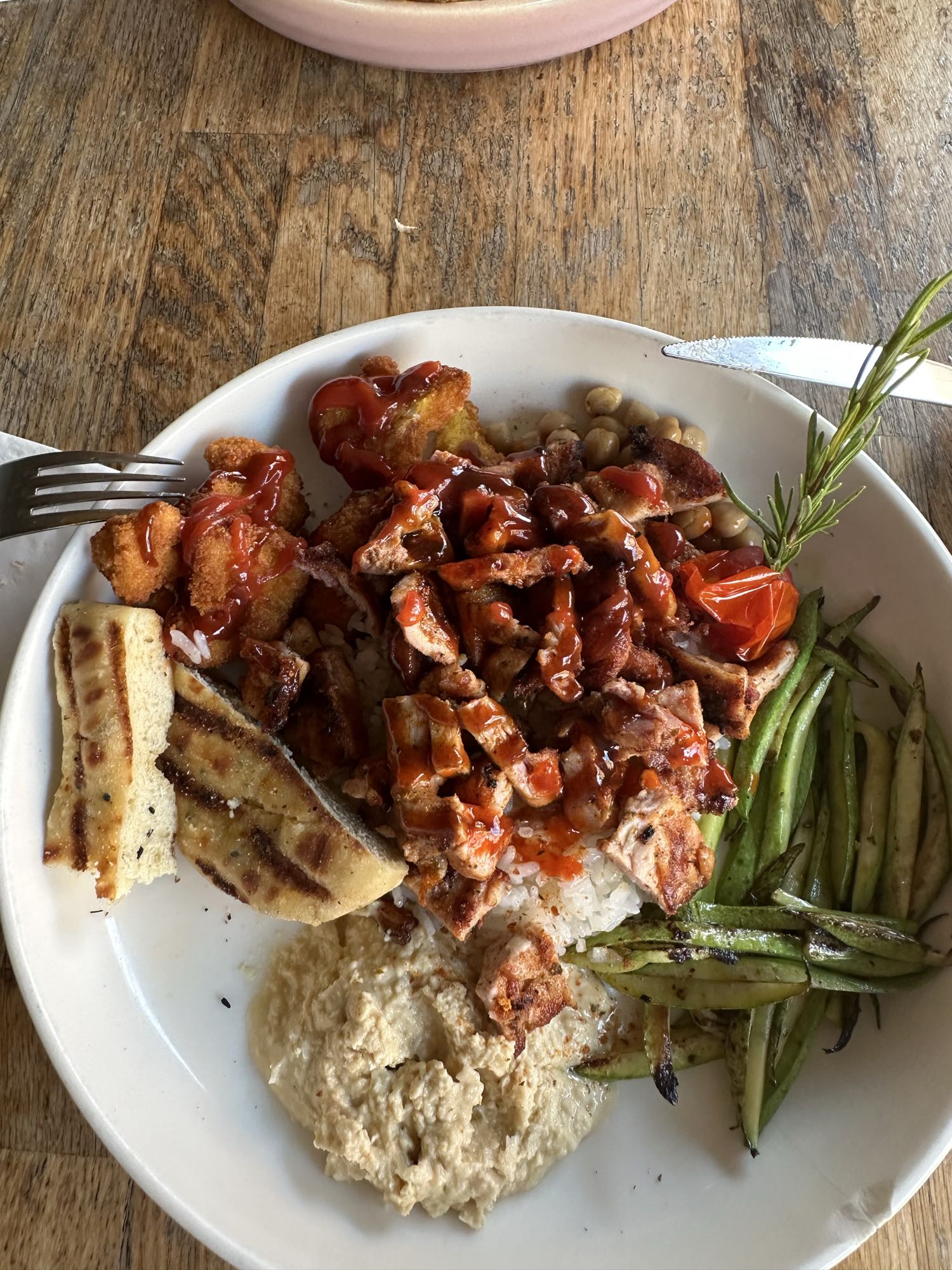 Tavuklu Akdeniz Tabağı