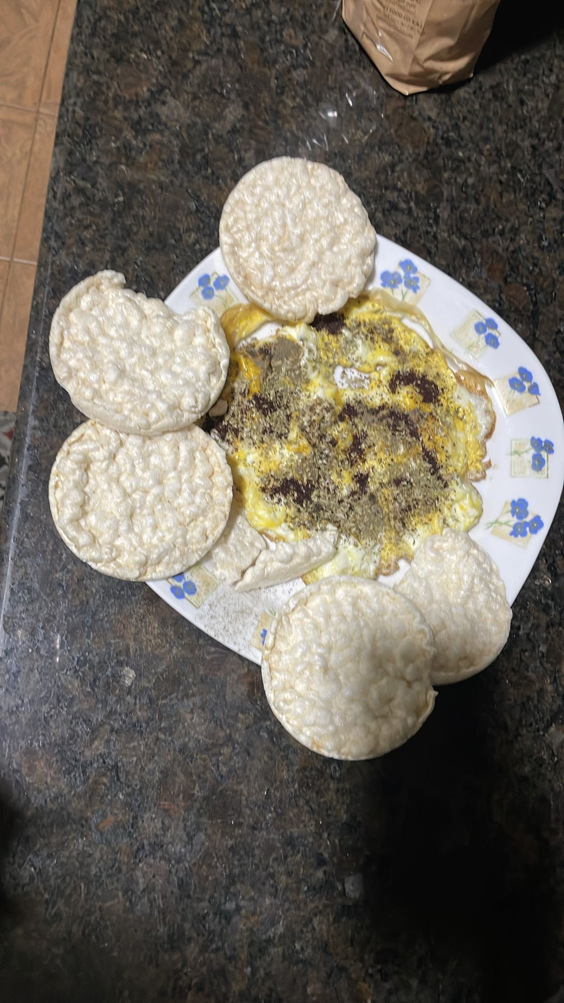 Eggs with rice cakes