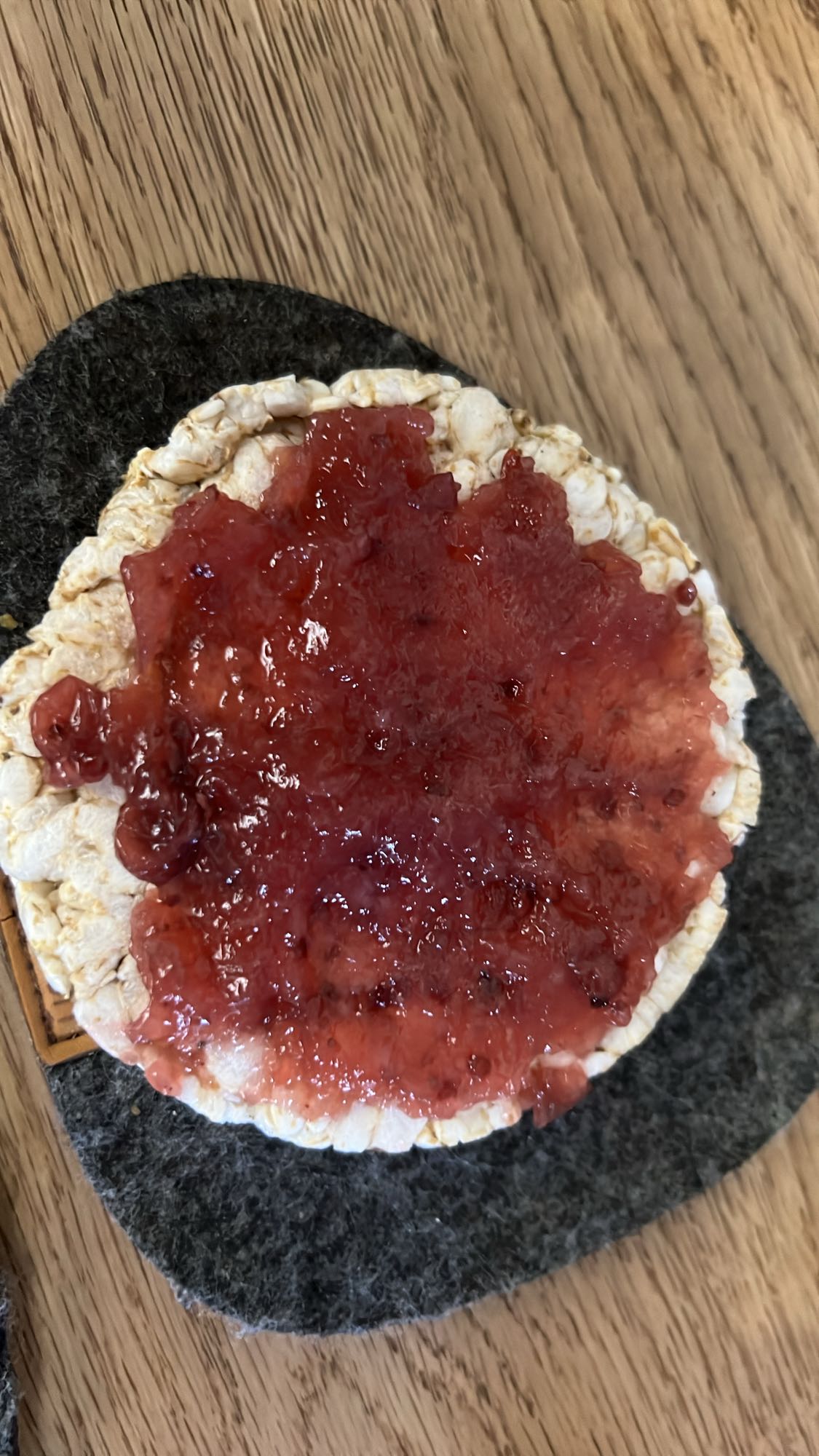 Rice cake with jam