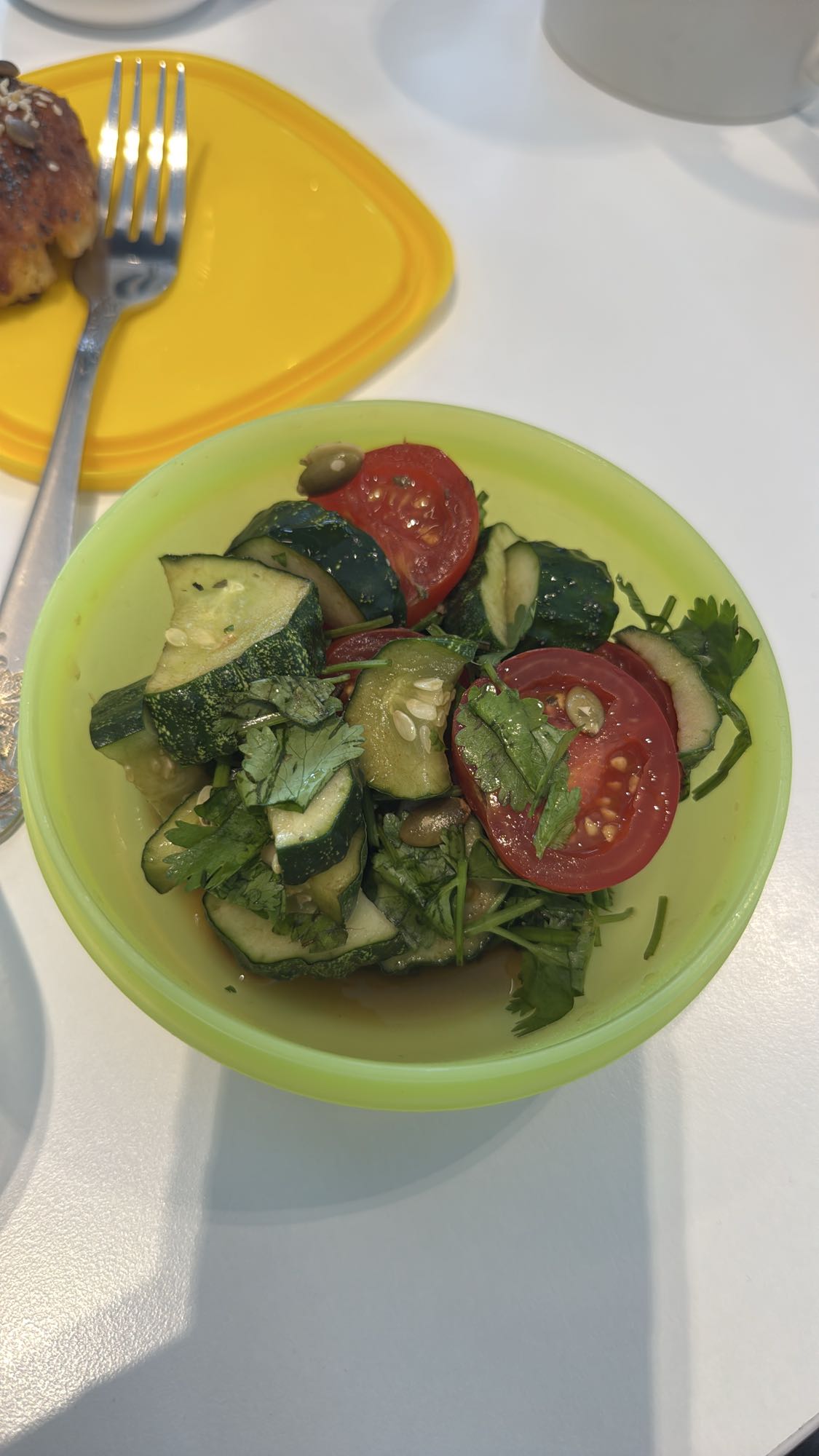 Овощной салат с семечками