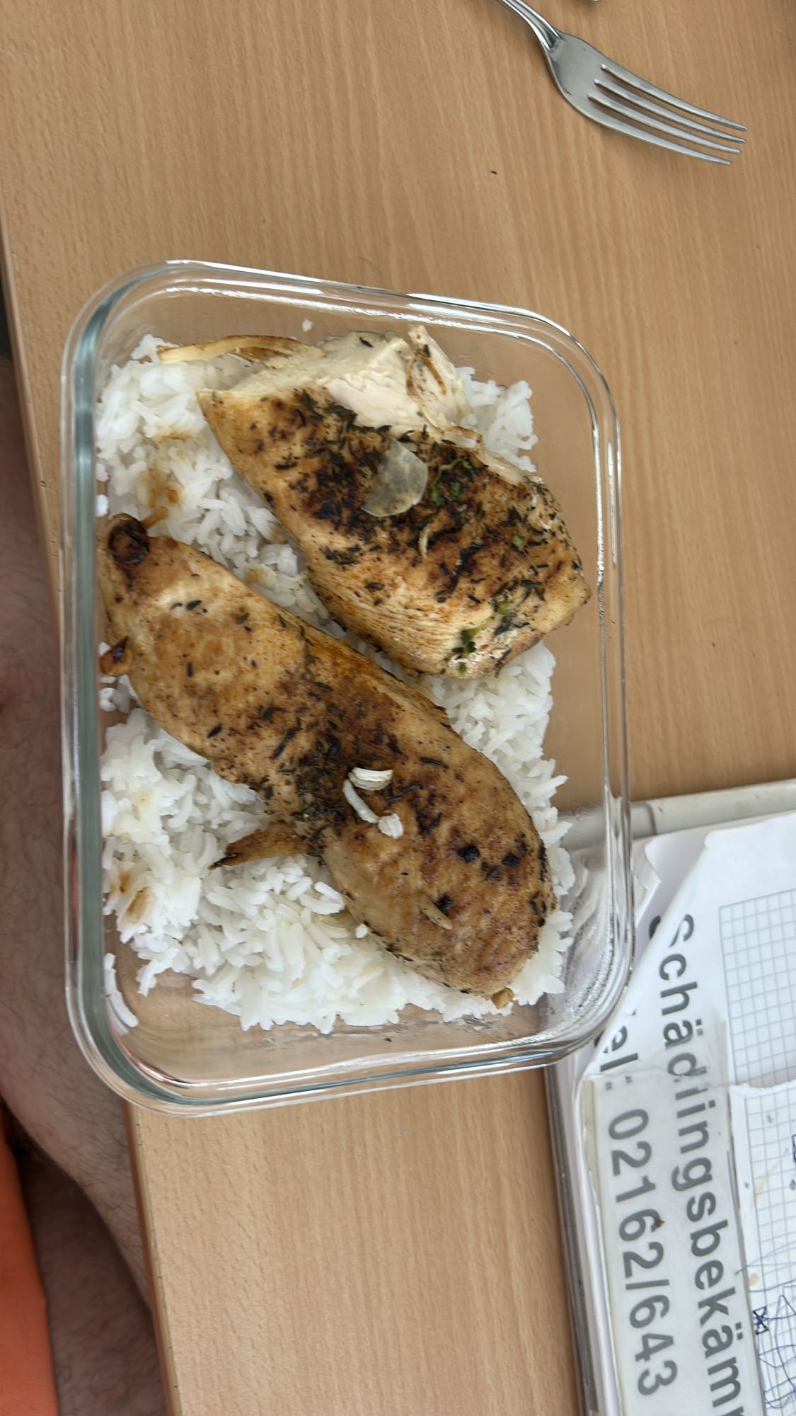 Gegrilltes Hähnchen mit Reis