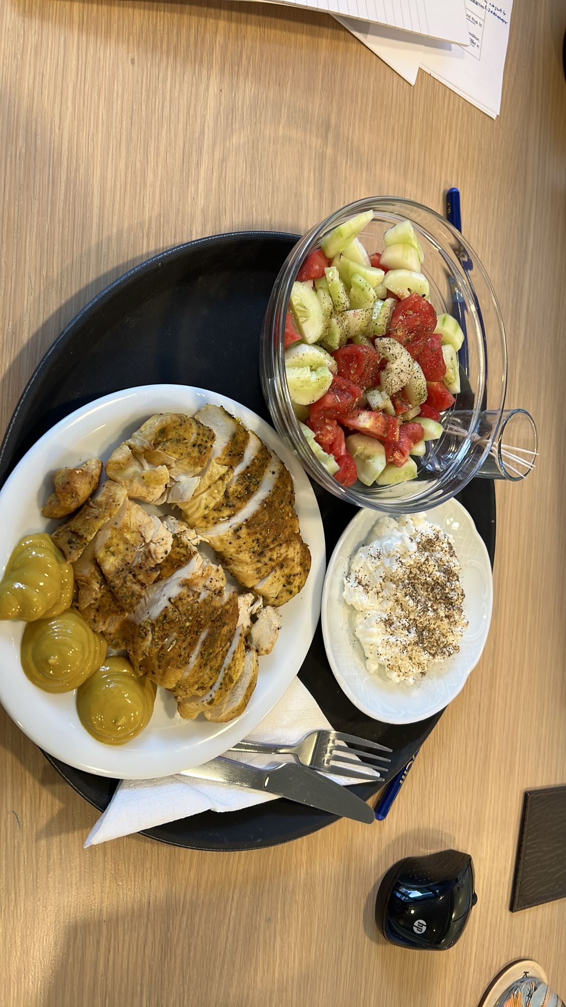 Στήθος κοτόπουλο με σαλάτα