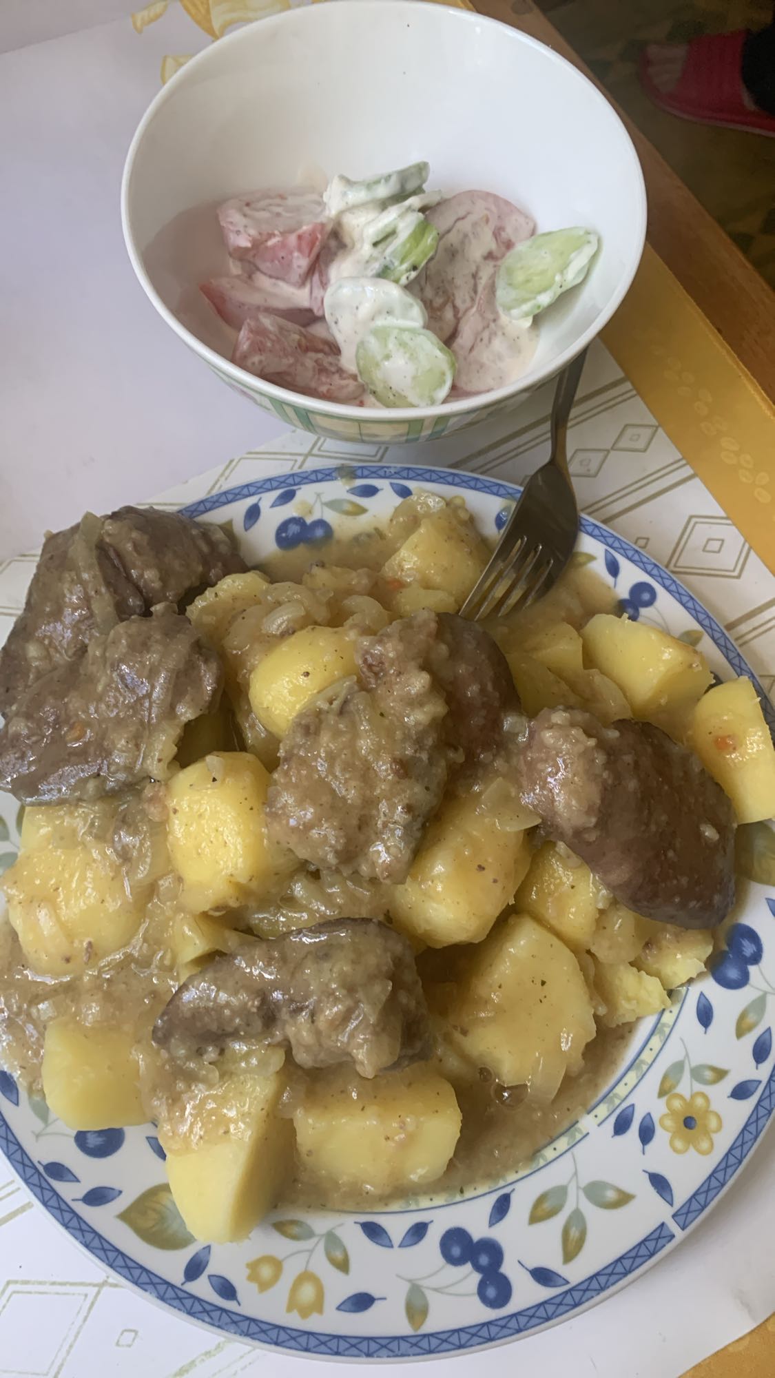 Wątróbka z ziemniakami i sałatką