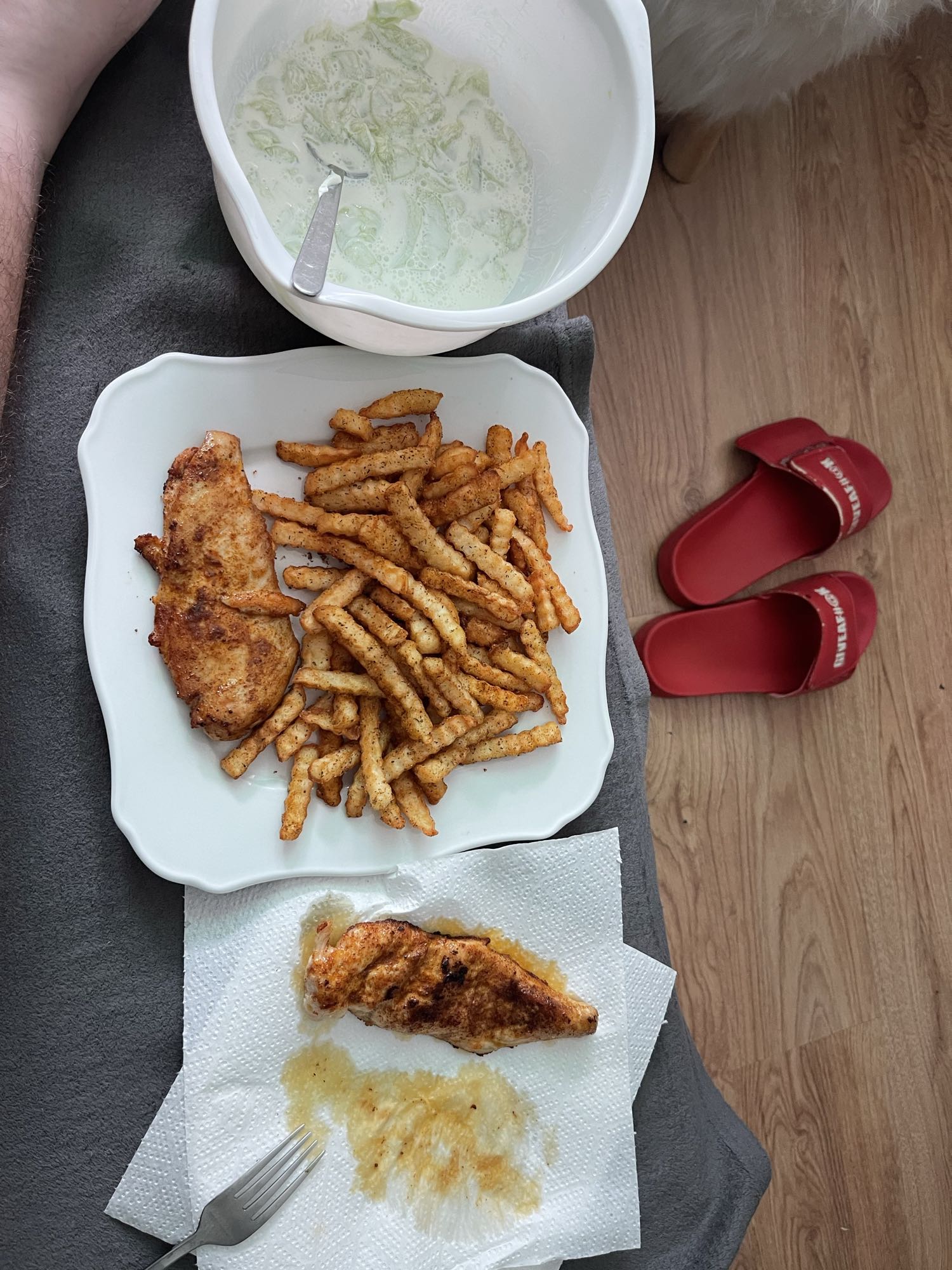 Kurczak z frytkami i mizerią