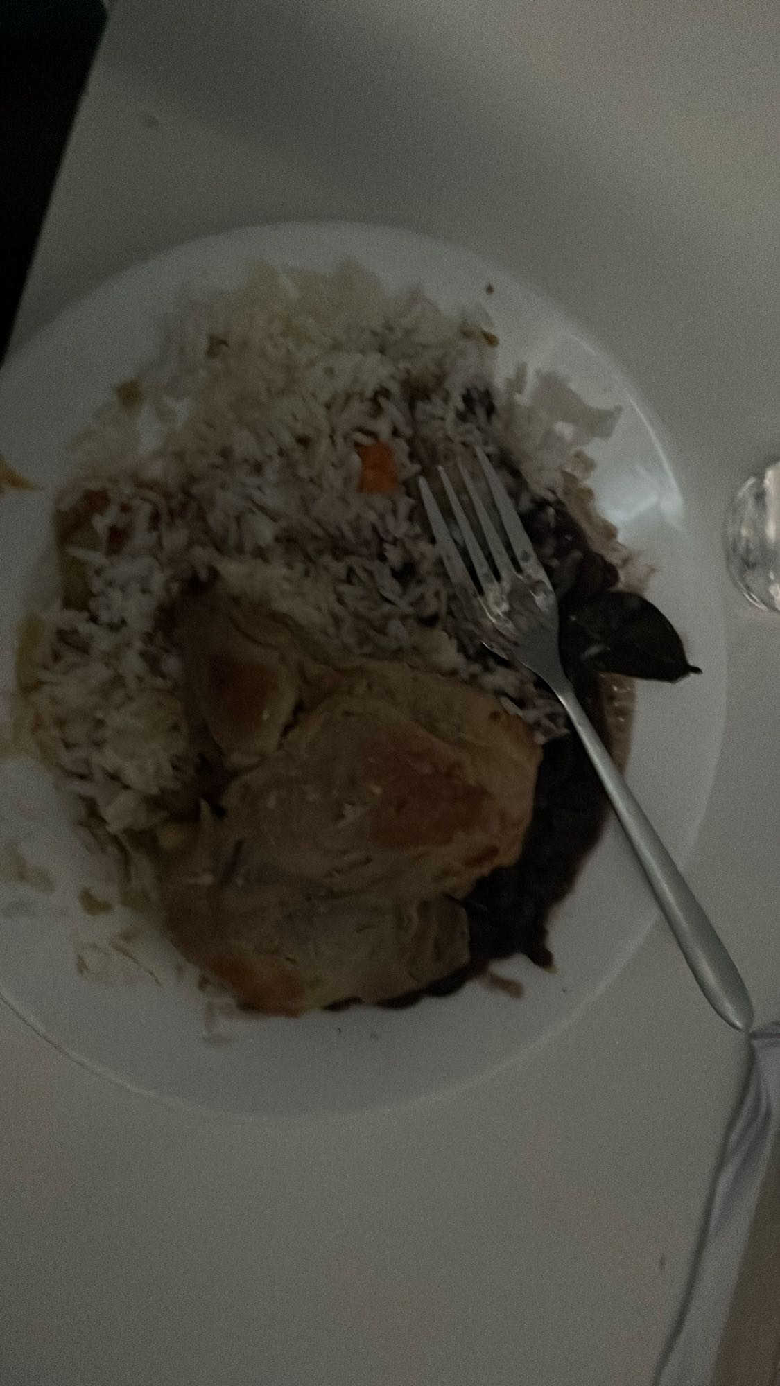 Frango com arroz e feijão