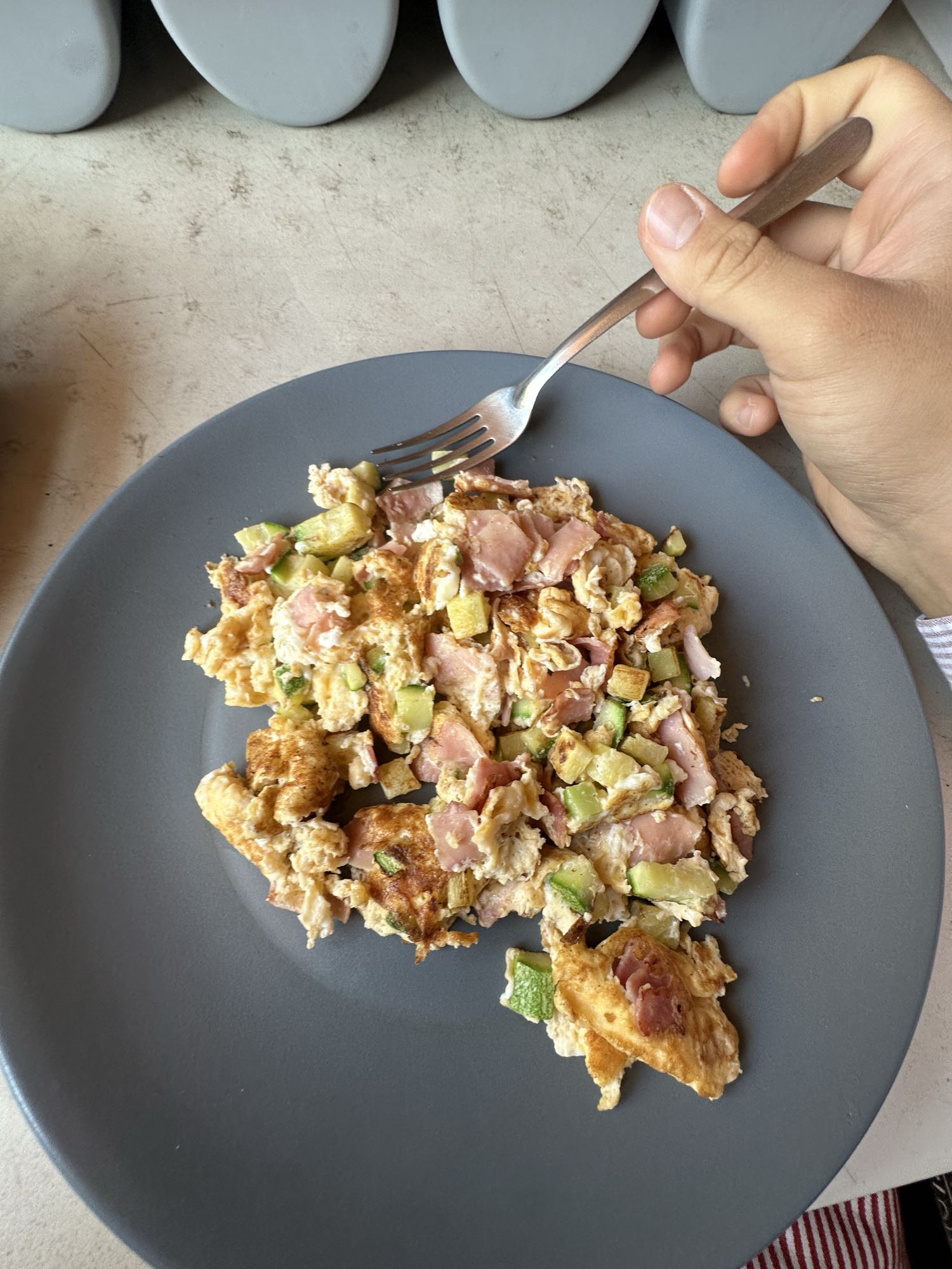 Revuelto con jamón y calabacín