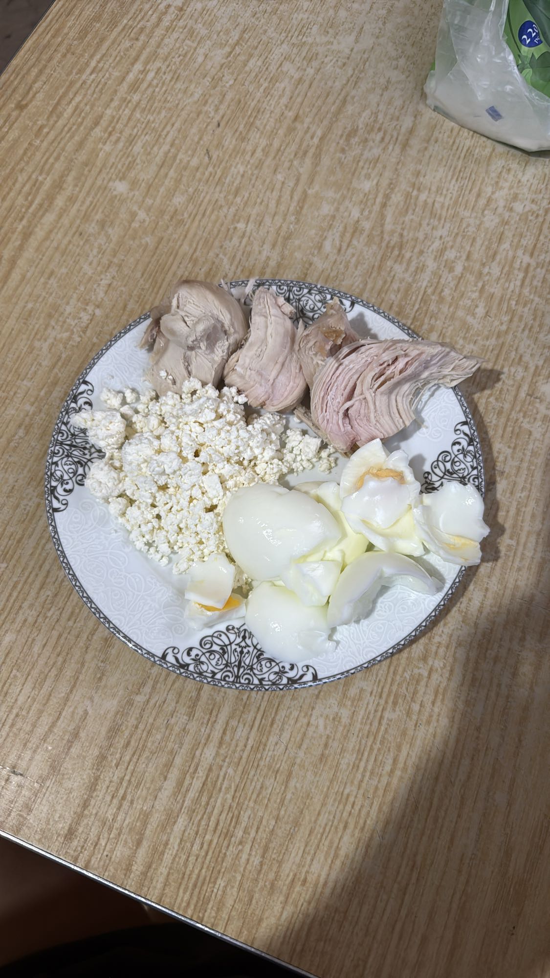 Курица с яйцами и творогом