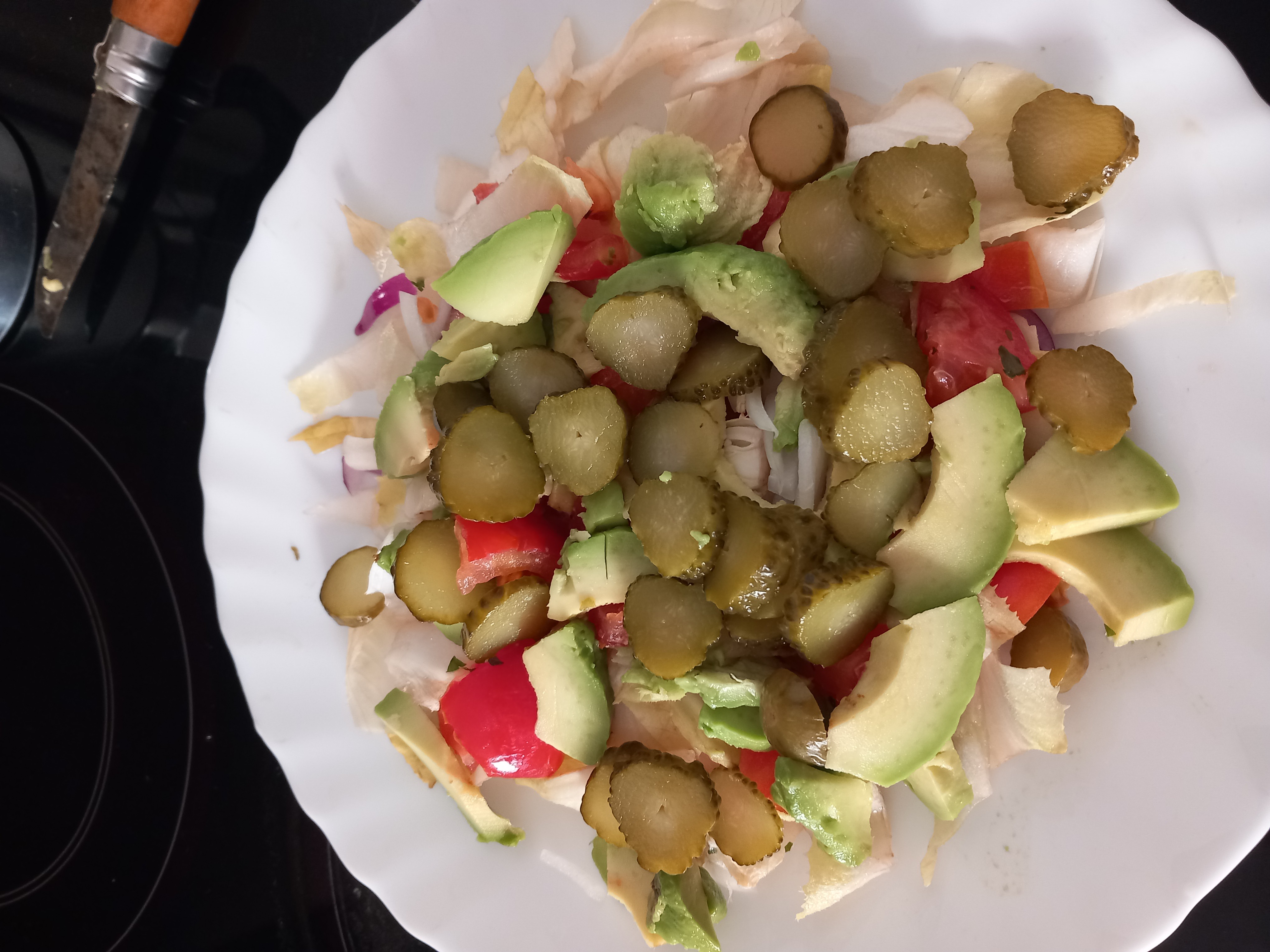 Salade avocat cornichons
