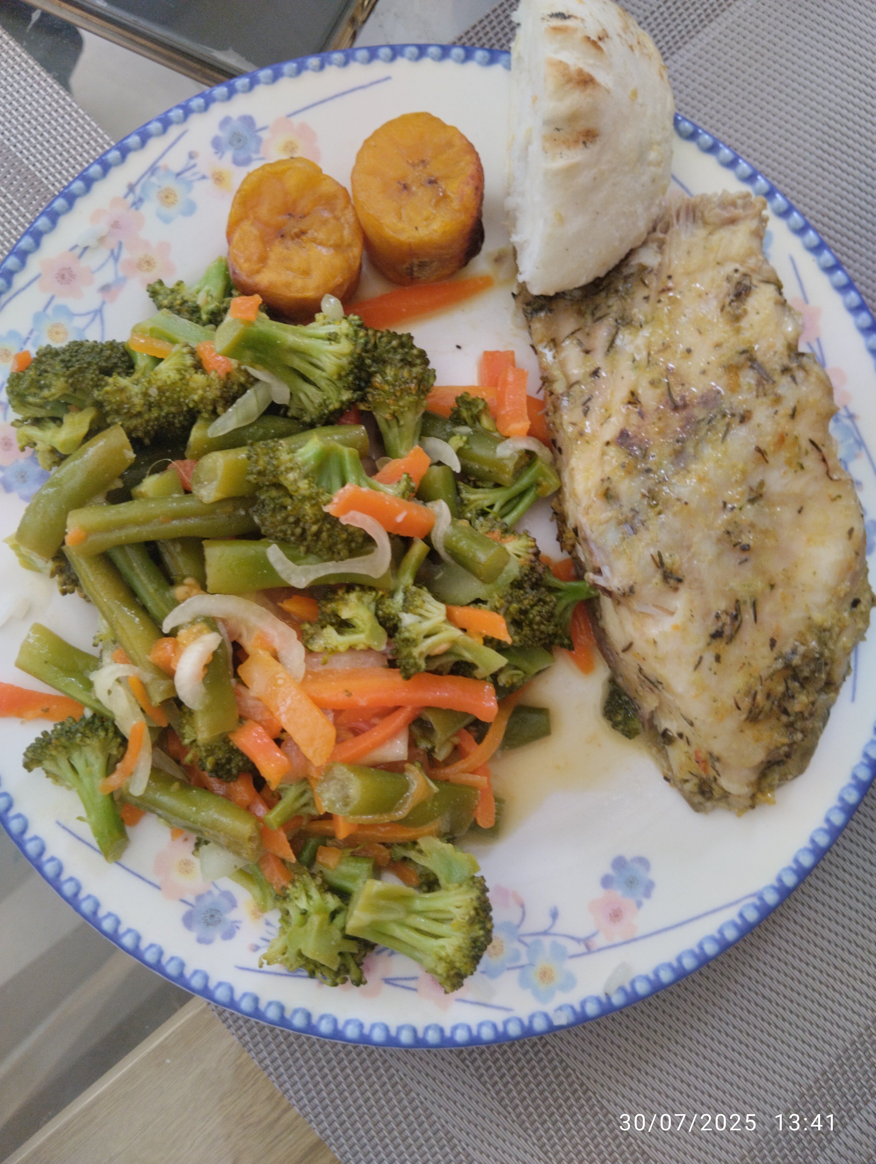 Pescado con vegetales