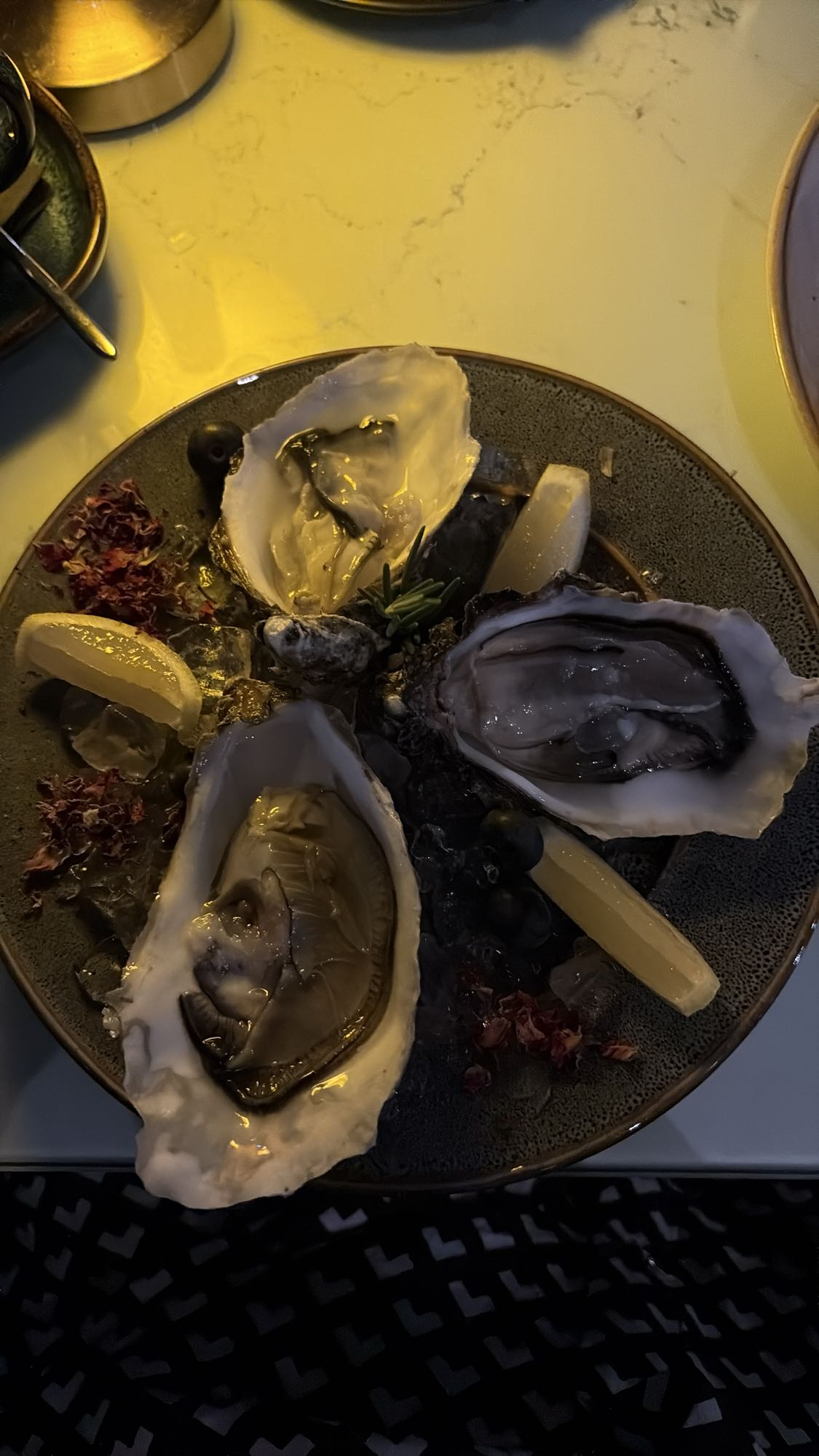 Fresh Oysters Plate