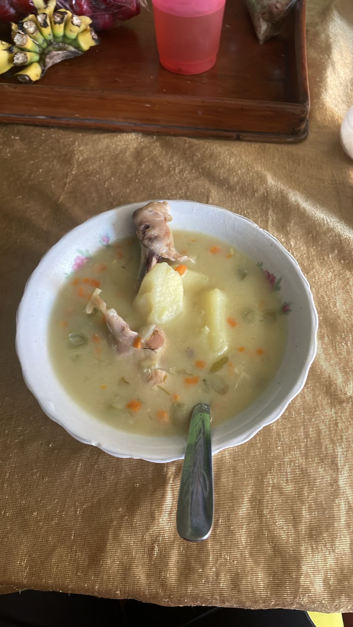 sopa de pollo con verduras