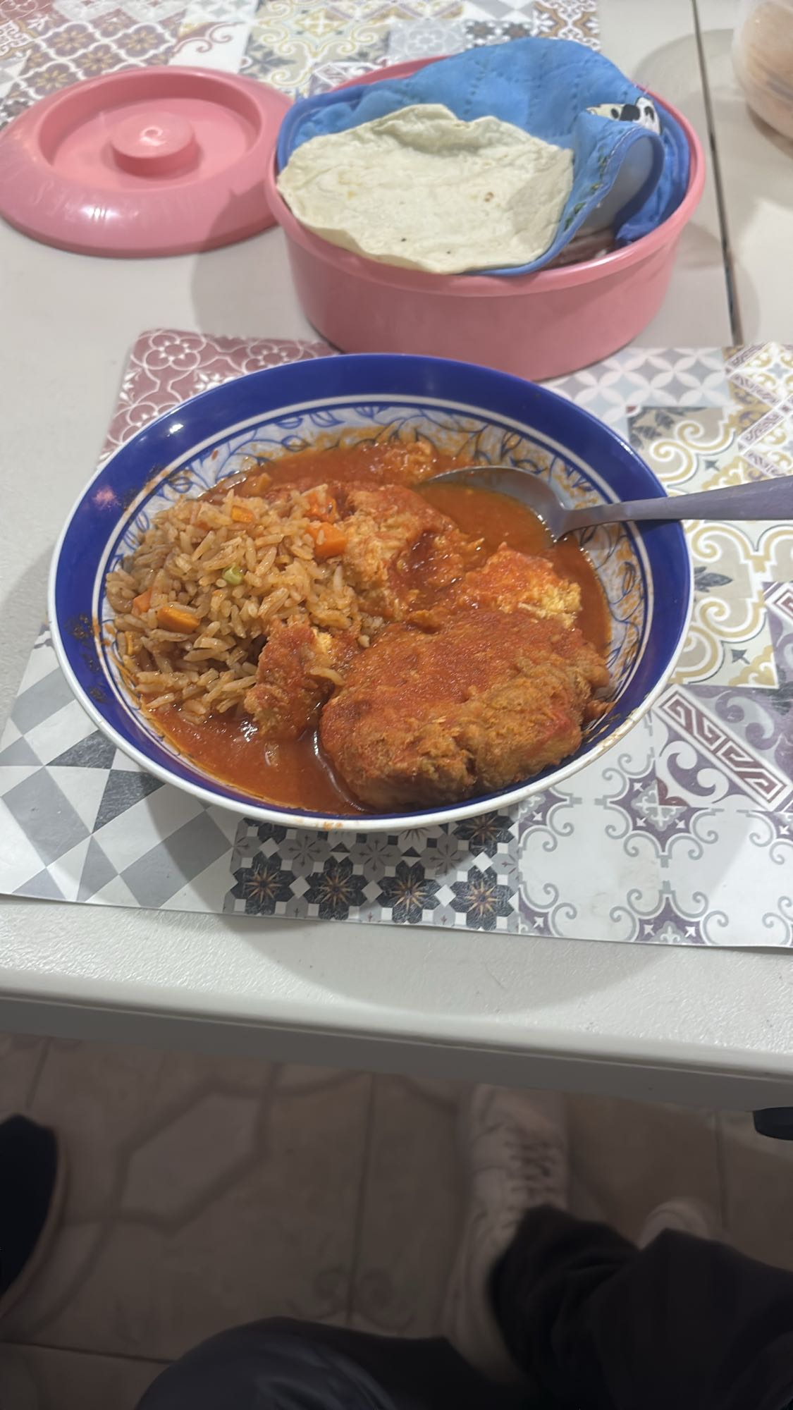 Albóndigas con arroz y tortilla