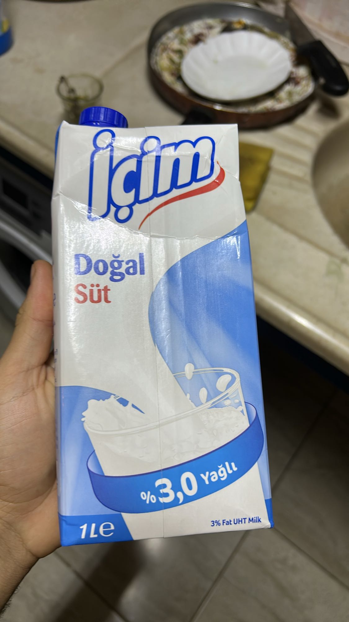 حليب طبيعي ٣٪ دسم