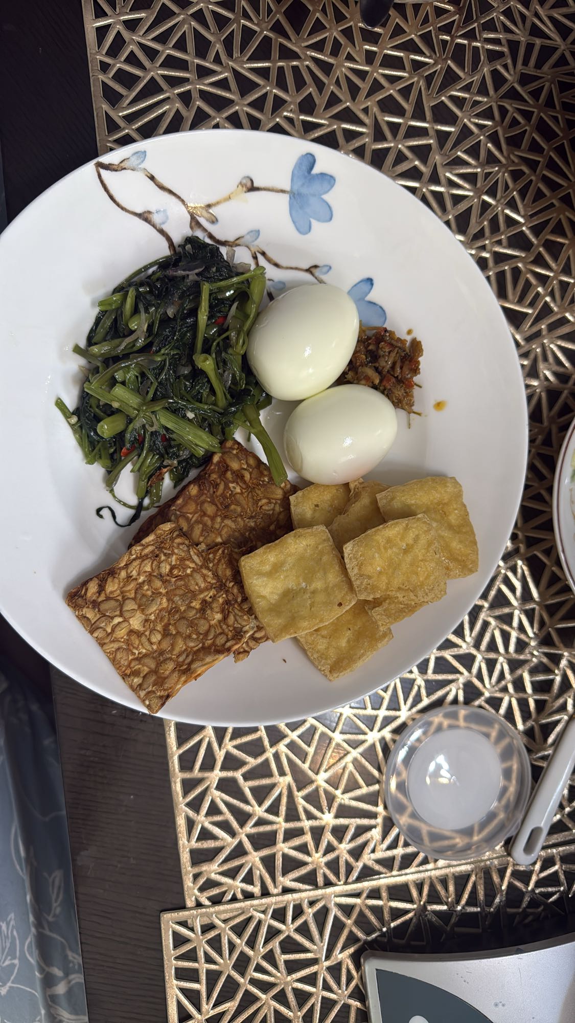 Tempeh Egg Veggie Plate