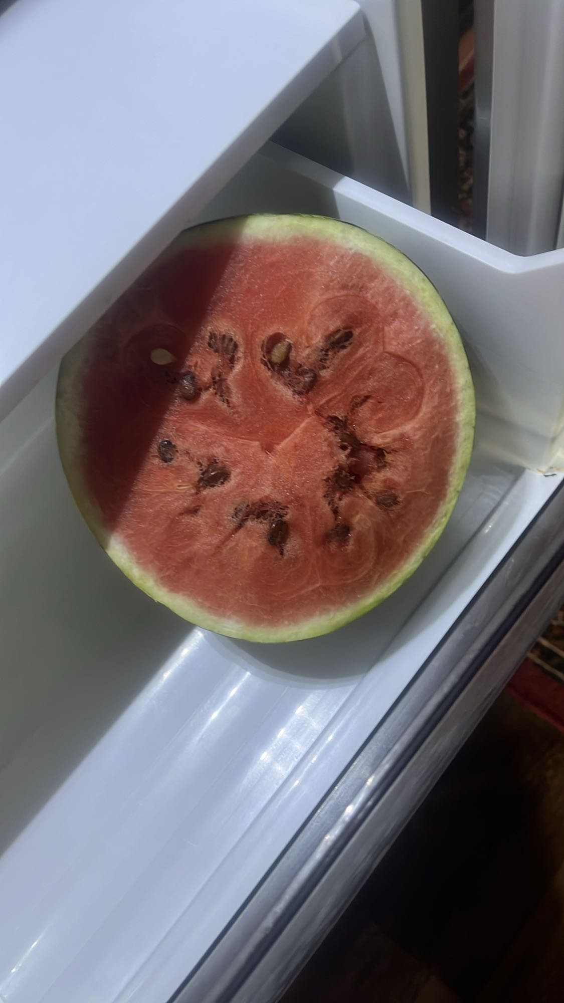 арбуз свежий