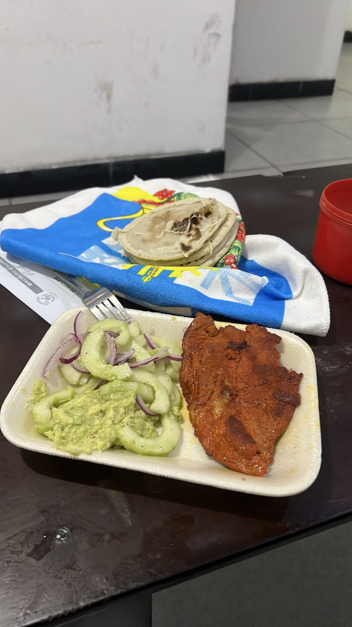 Pollo con guacamole