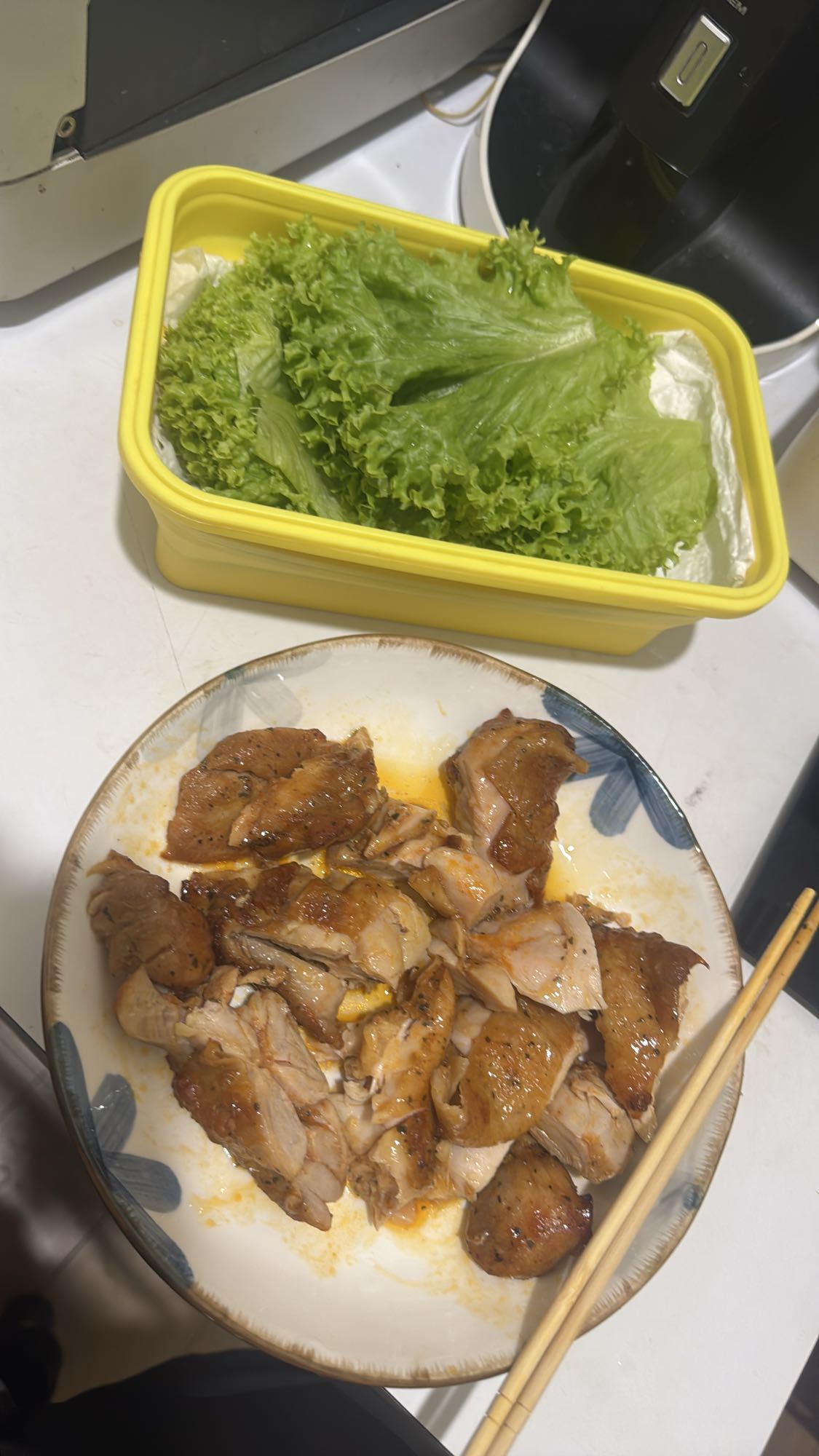 Grilled Cajun Chicken with Lettuce