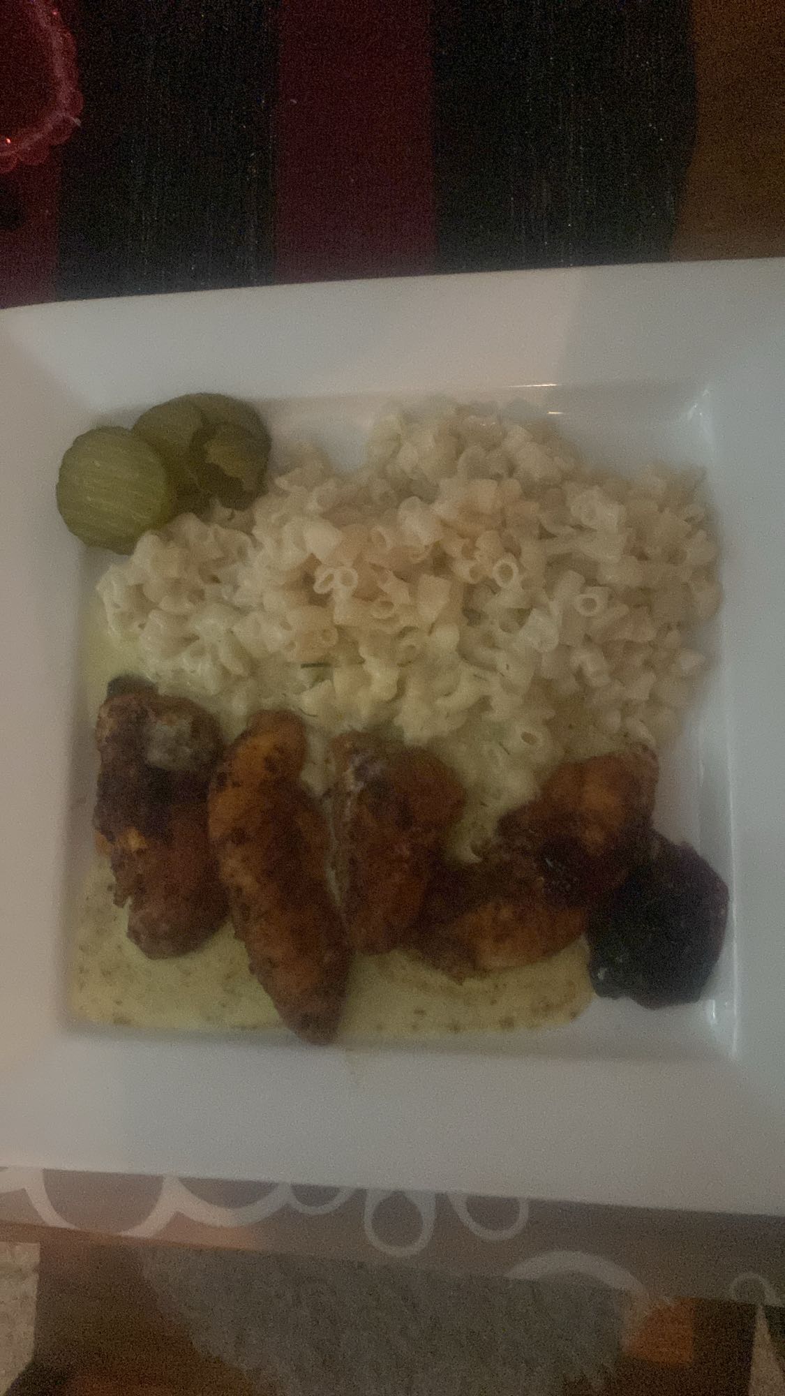 Kyckling med pasta och sås