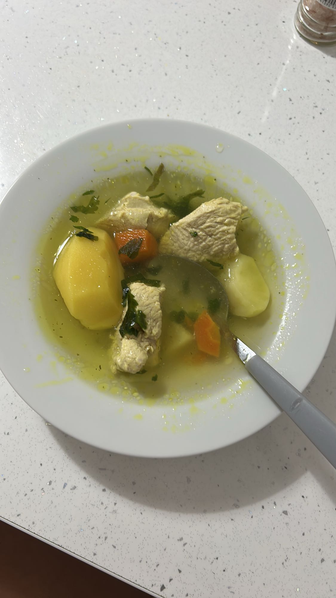 Supă de pui cu legume