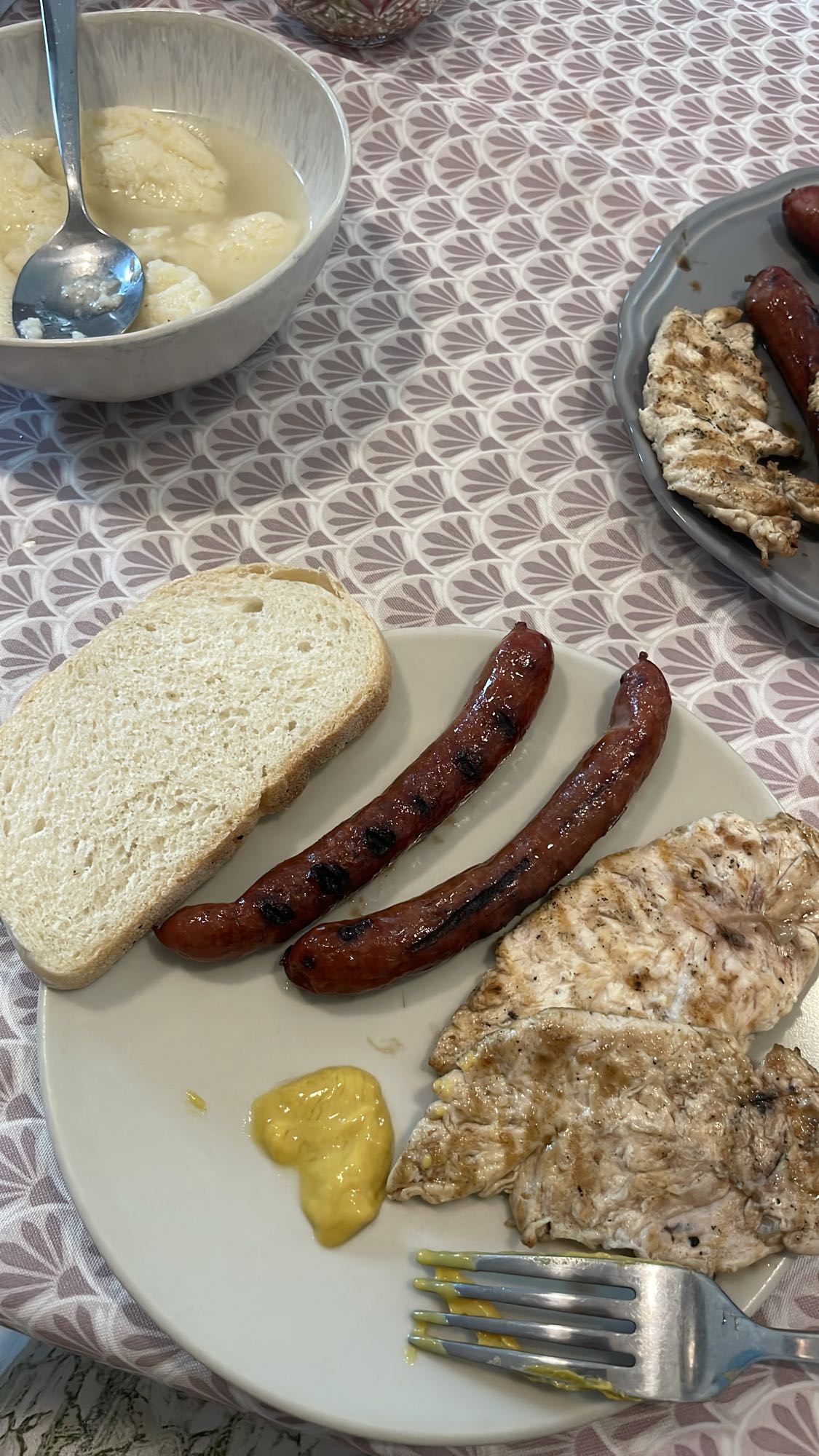 Grătar cu pâine și găluște