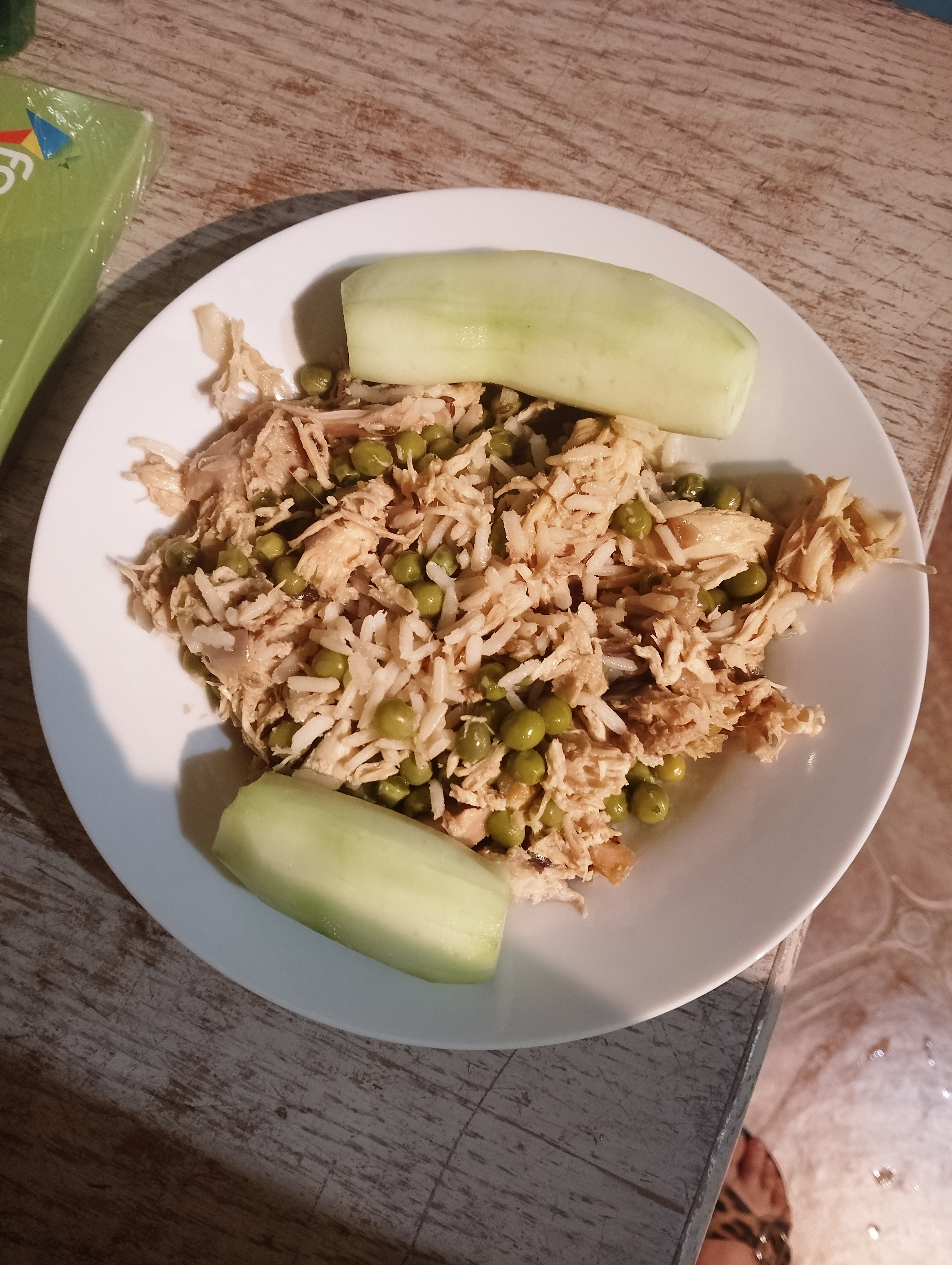 Chicken rice with peas & cucumber