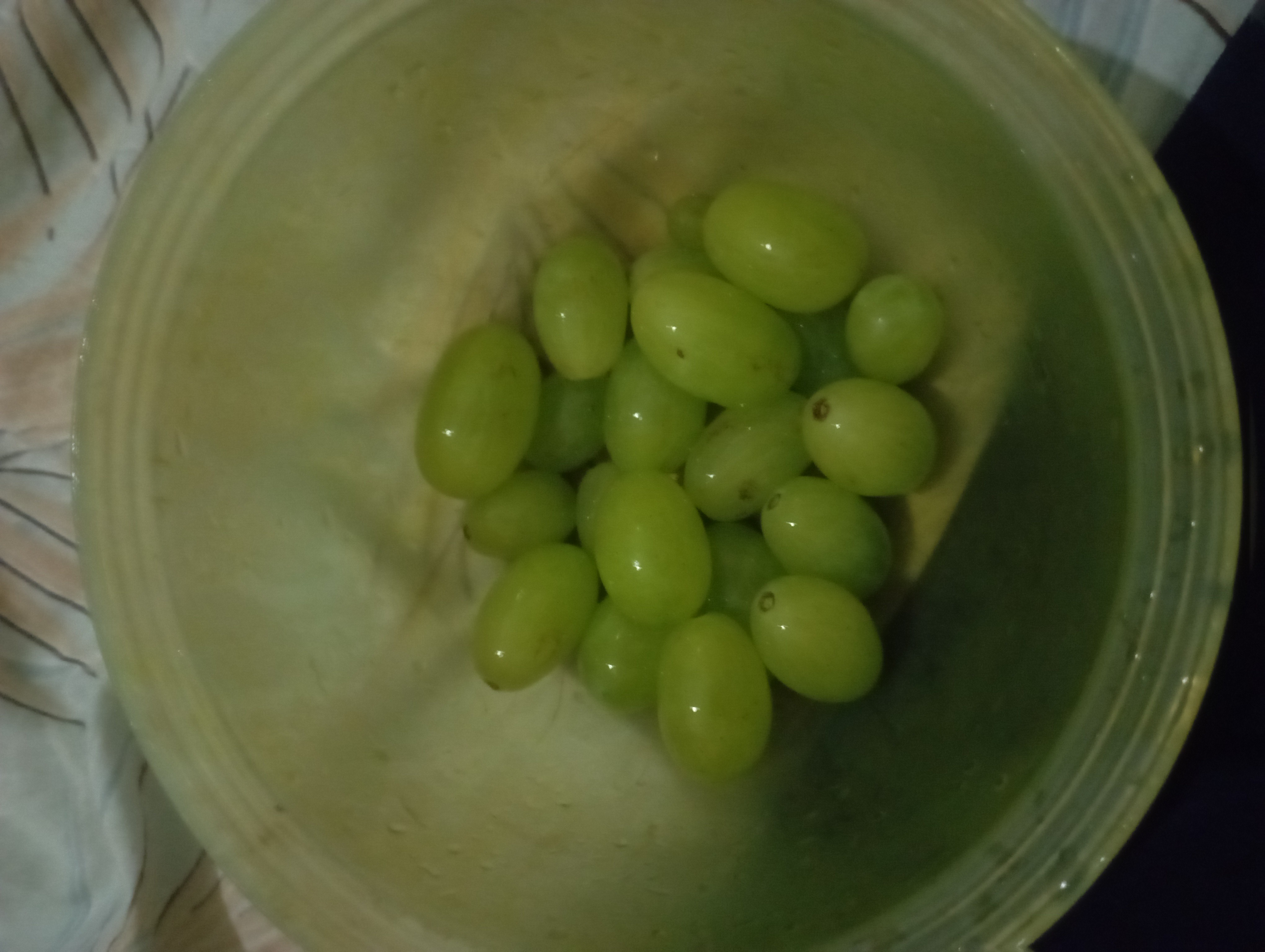 Green grapes bowl