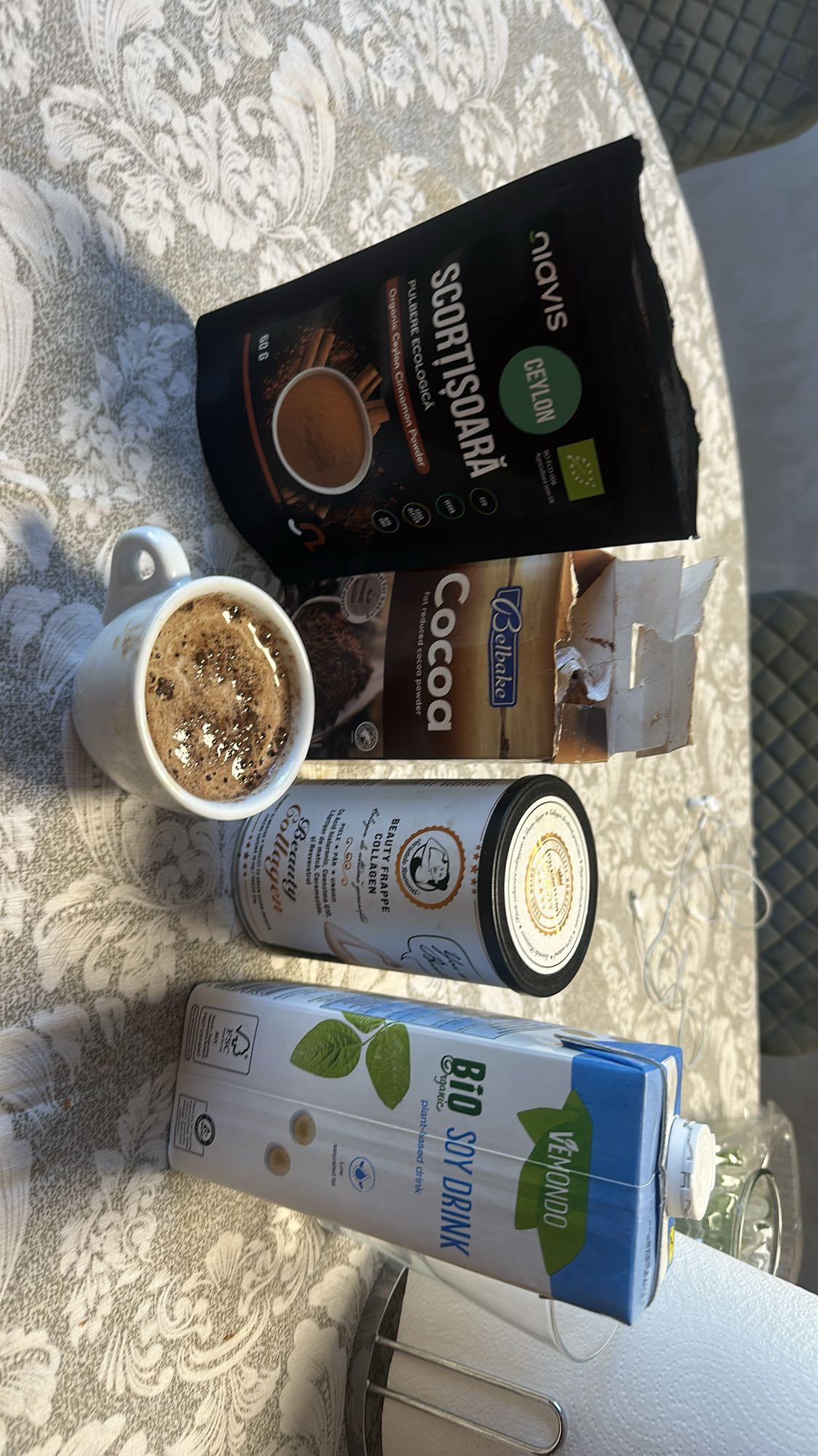 Cafea cu lapte de soia și colagen