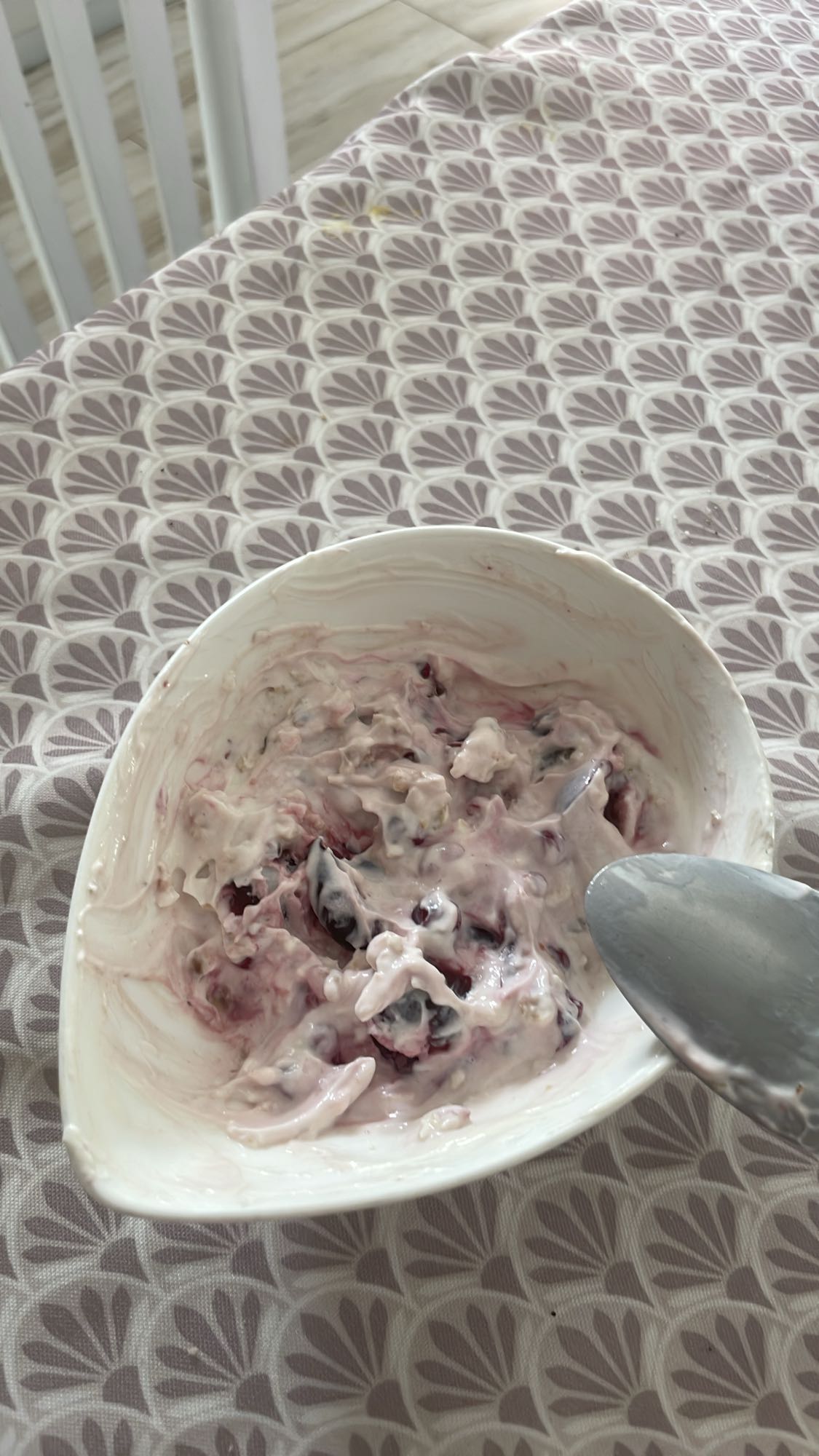 Iaurt cu fructe și ovăz