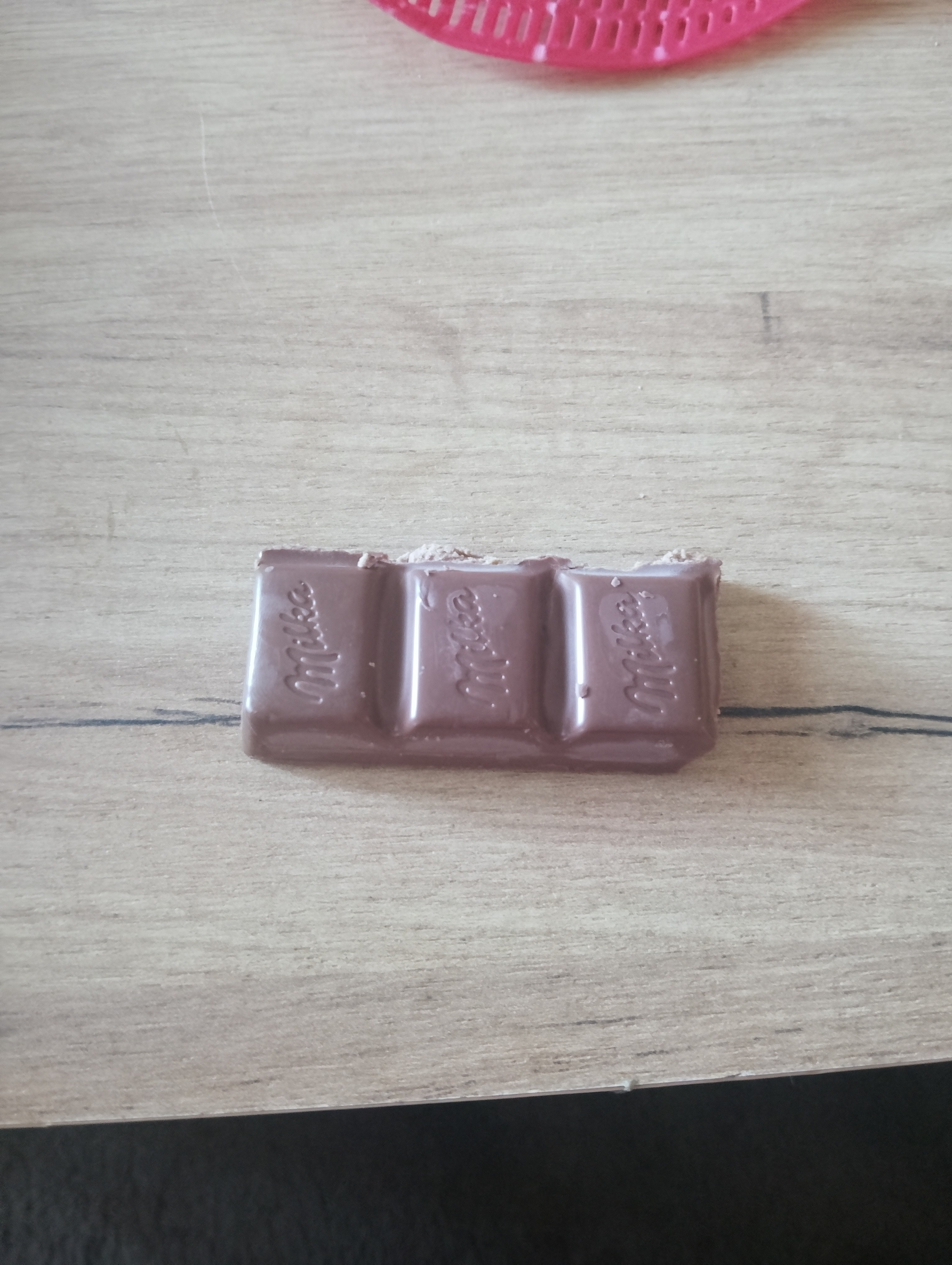 Milk chocolate piece