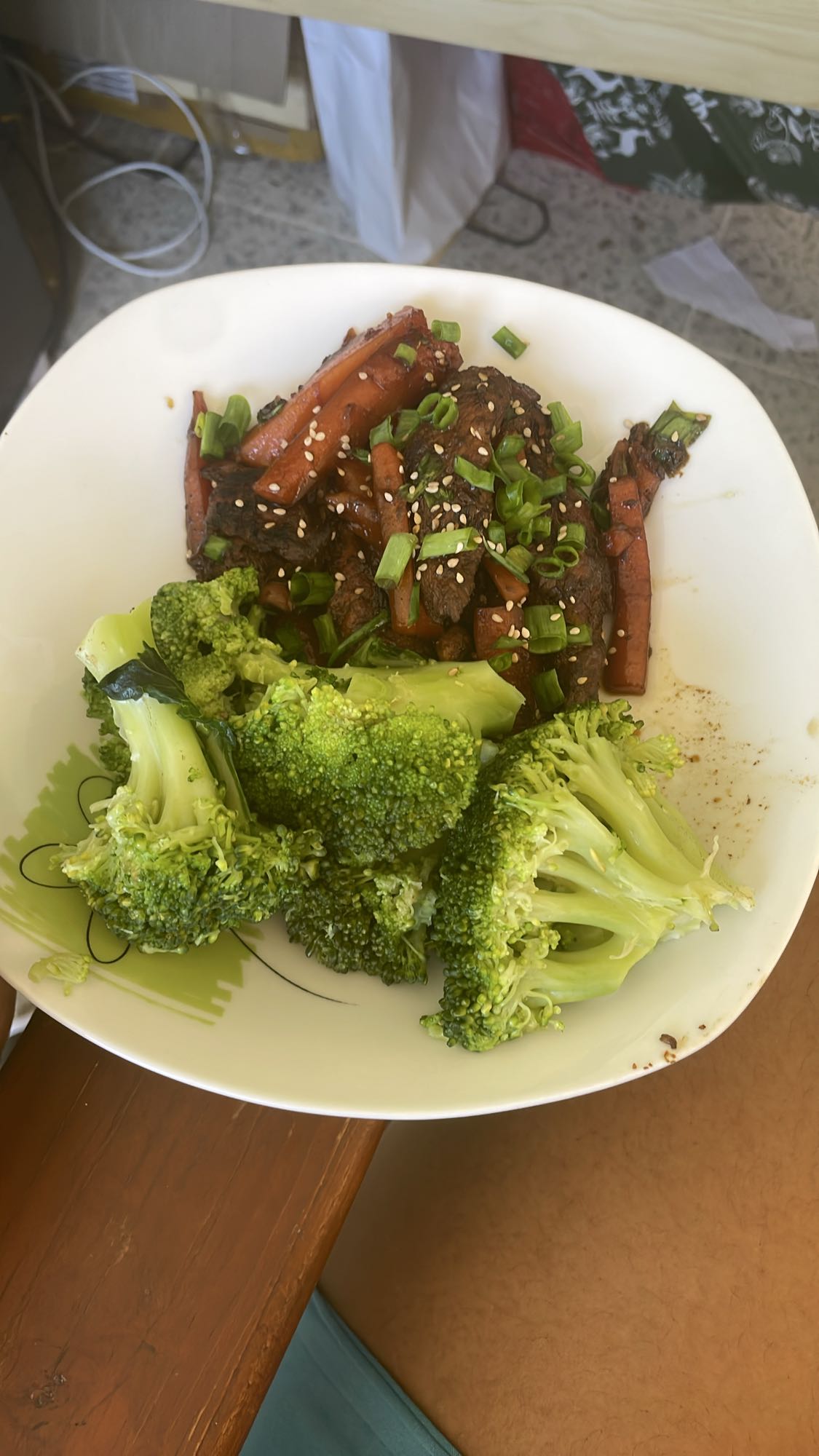 Res con brócoli y zanahoria