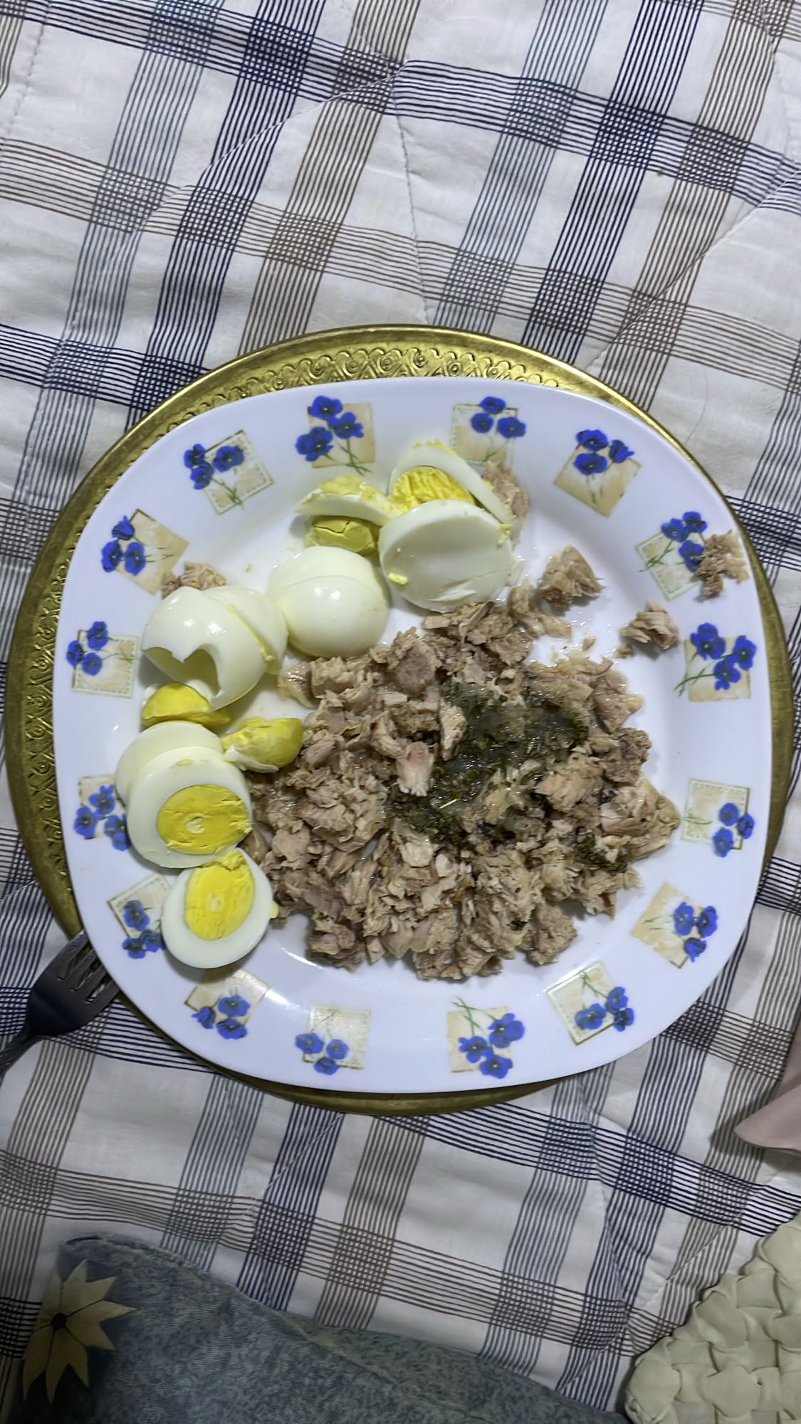 Boiled Eggs with Tuna