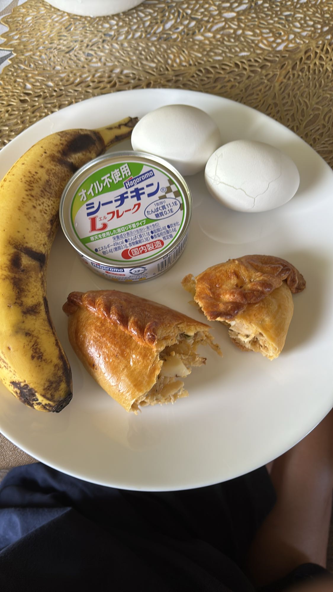 Tuna, eggs, banana, pastry